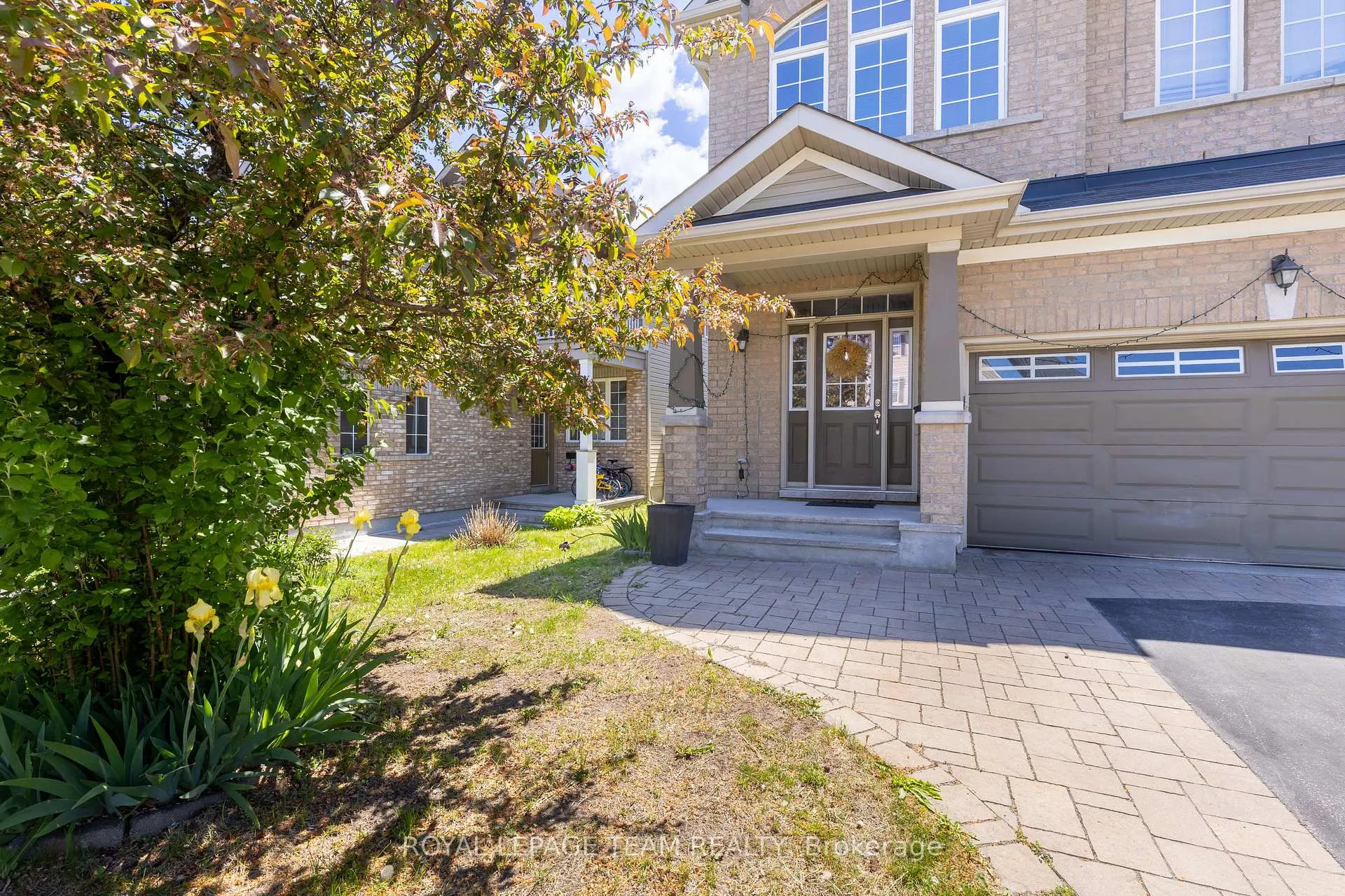 Photo 3 of 212 Huntsville Drive, Ottawa, Kanata - Kanata Lakes/Heritage Hills — HOMEH