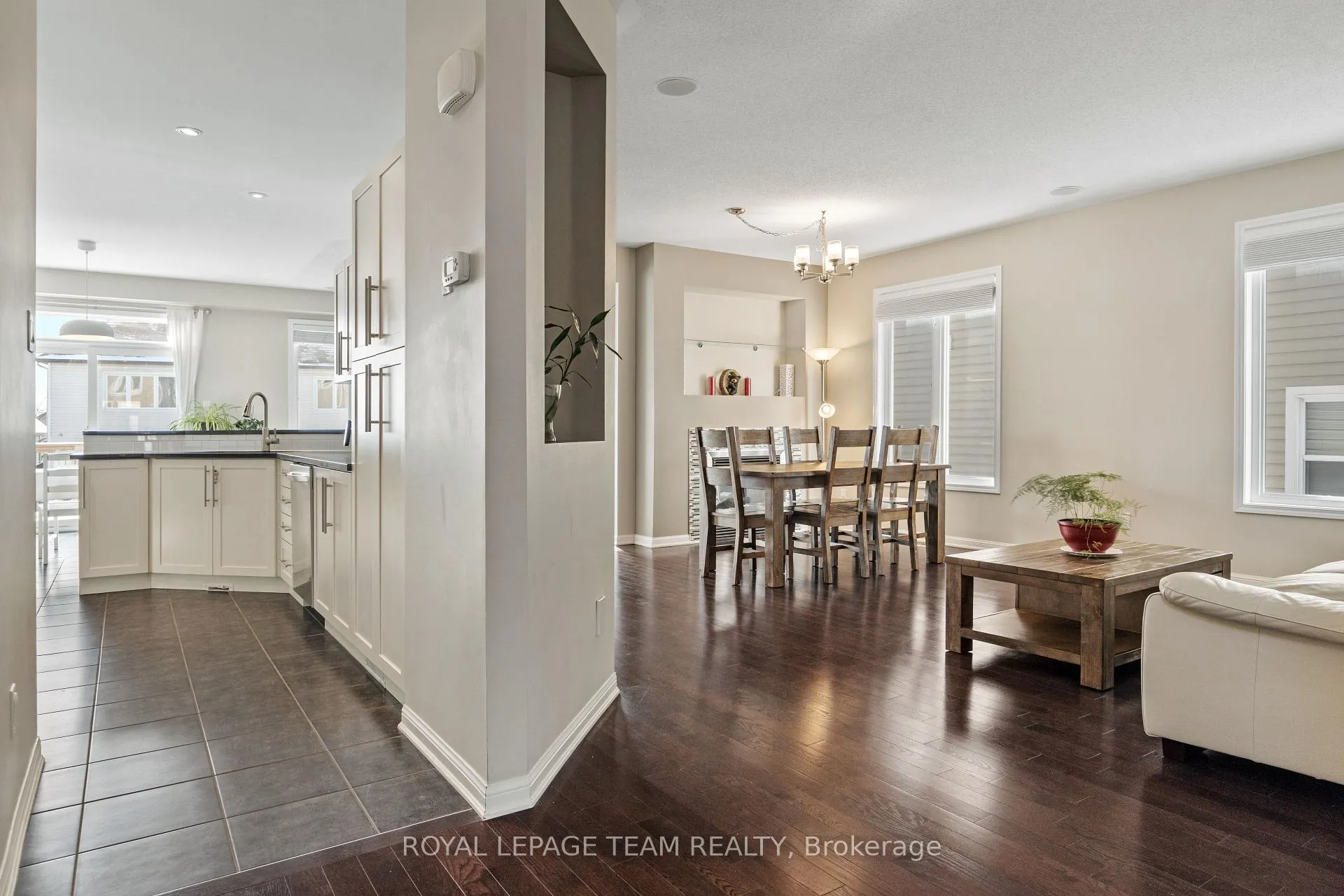 Photo 9 of 212 Huntsville Drive, Ottawa, Kanata - Kanata Lakes/Heritage Hills — HOMEH