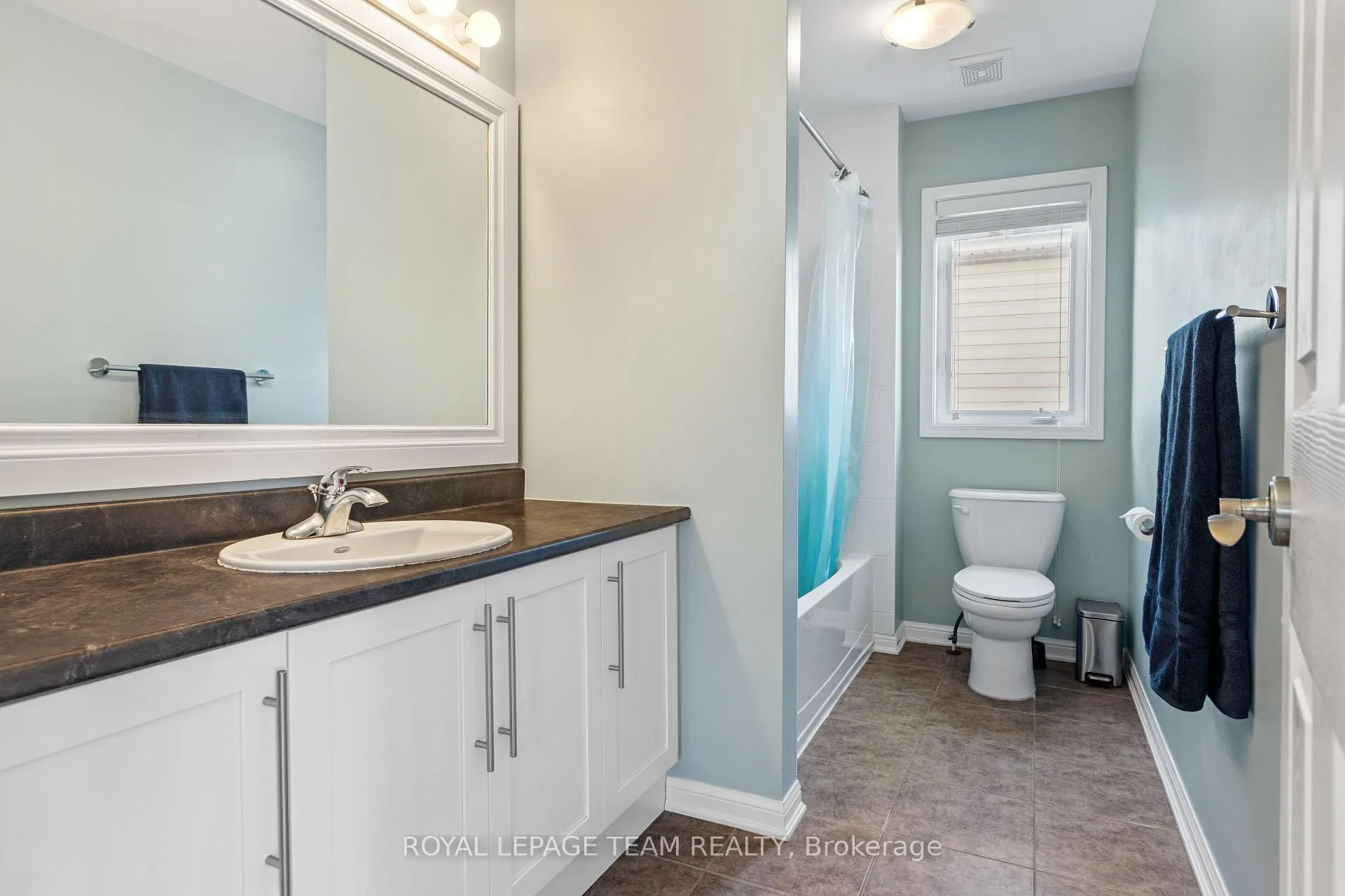 Photo 17 of 212 Huntsville Drive, Ottawa, Kanata - Kanata Lakes/Heritage Hills — HOMEH
