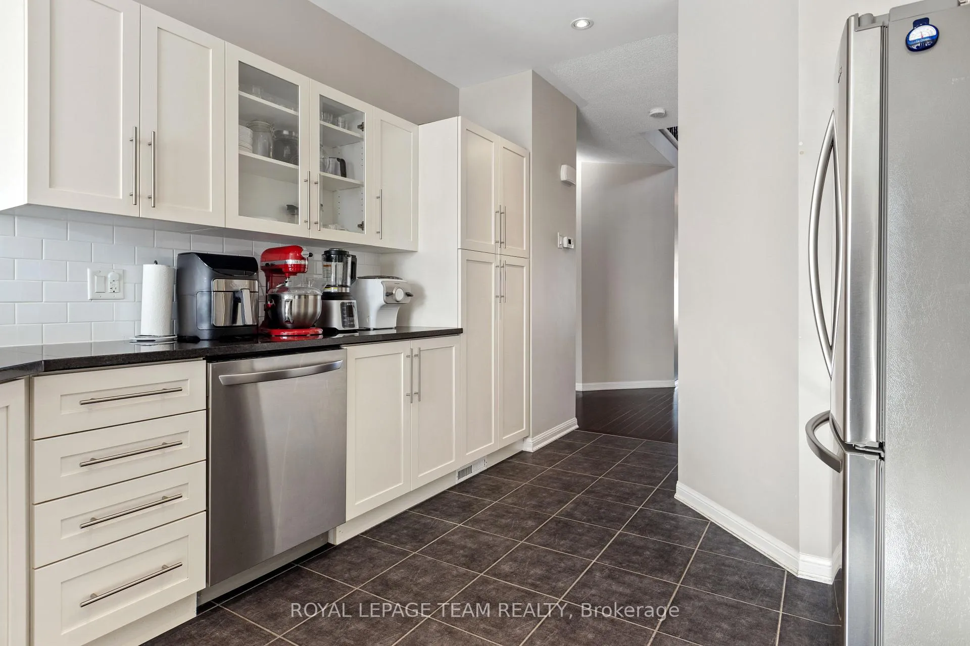 Photo 30 of 212 Huntsville Drive, Ottawa, Kanata - Kanata Lakes/Heritage Hills — HOMEH