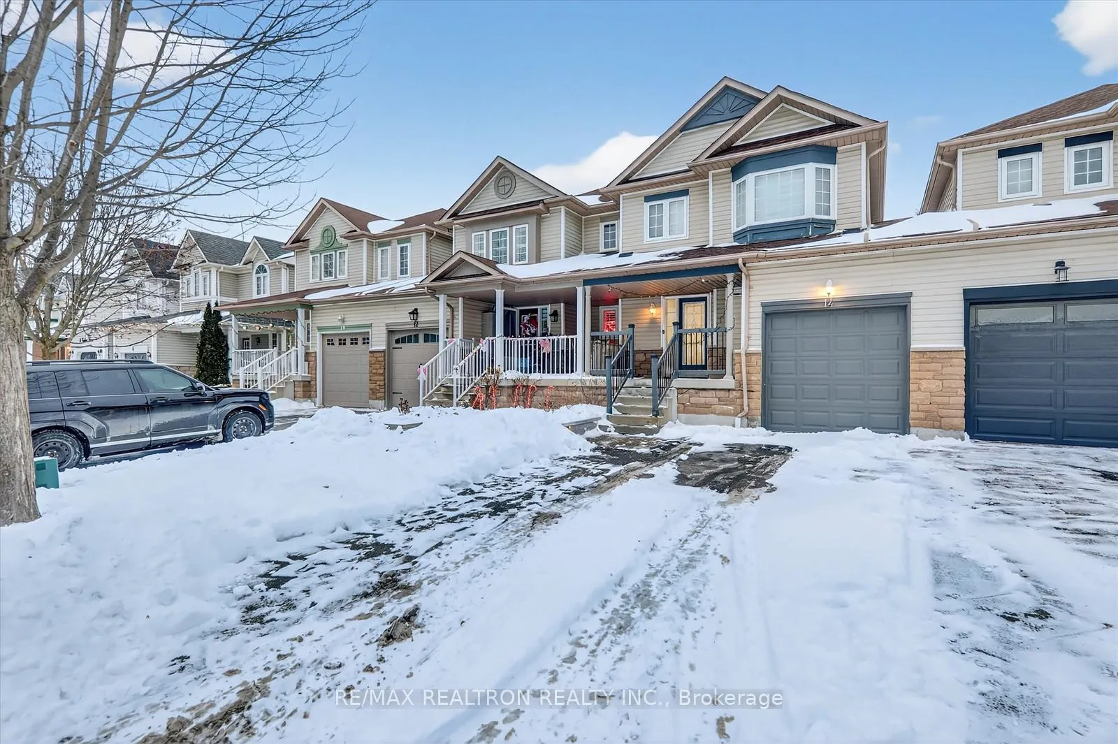 Photo 2 of 14 Sinden Drive, Whitby, Brooklin — HOMEH