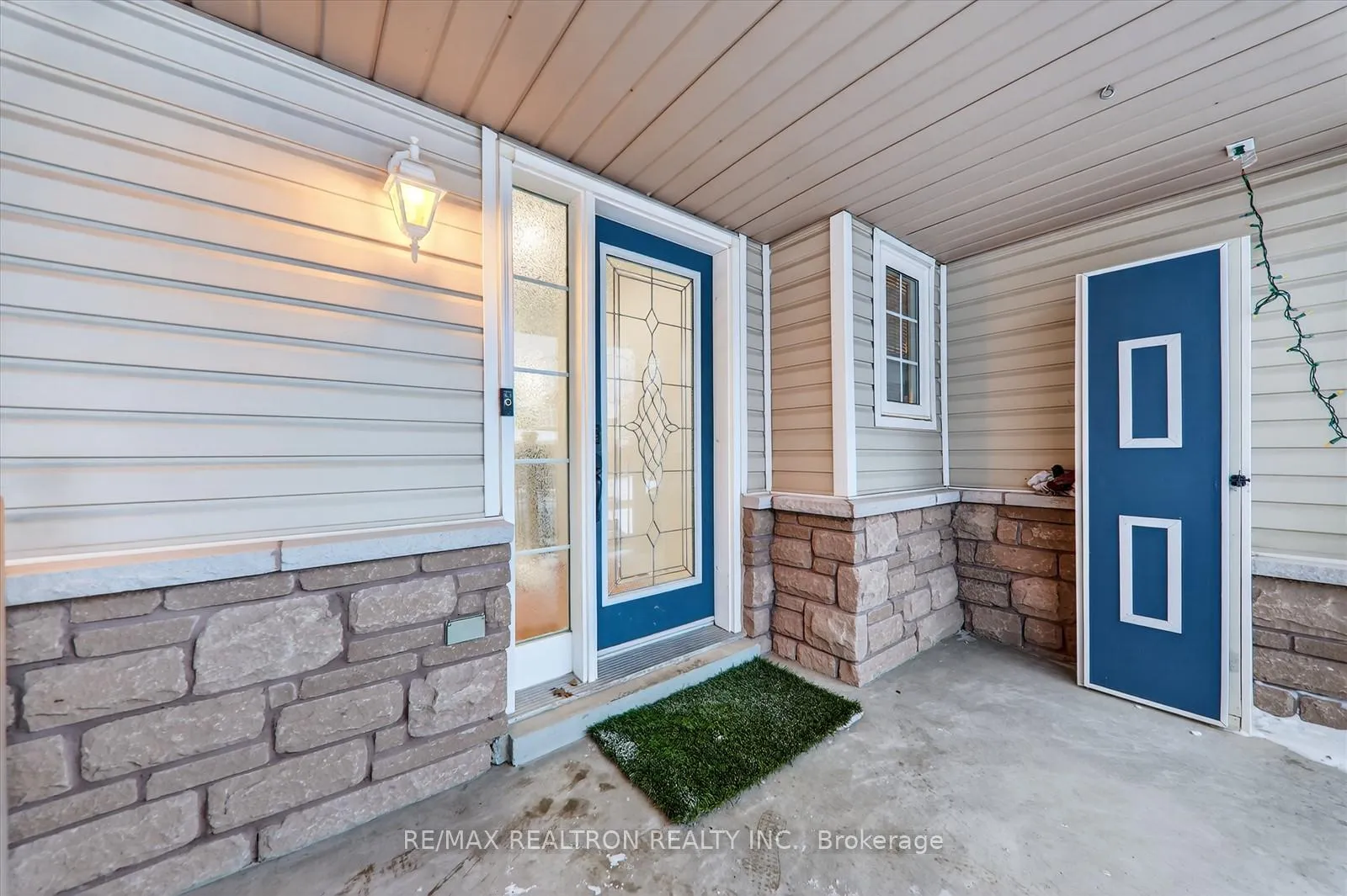 Photo 4 of 14 Sinden Drive, Whitby, Brooklin — HOMEH