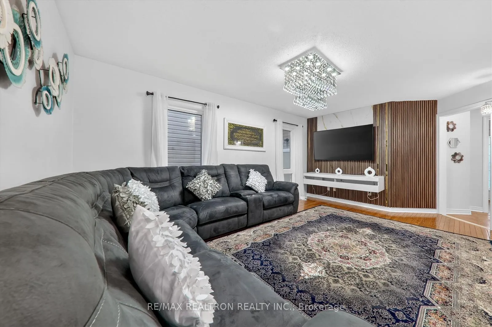Photo 10 of 14 Sinden Drive, Whitby, Brooklin — HOMEH