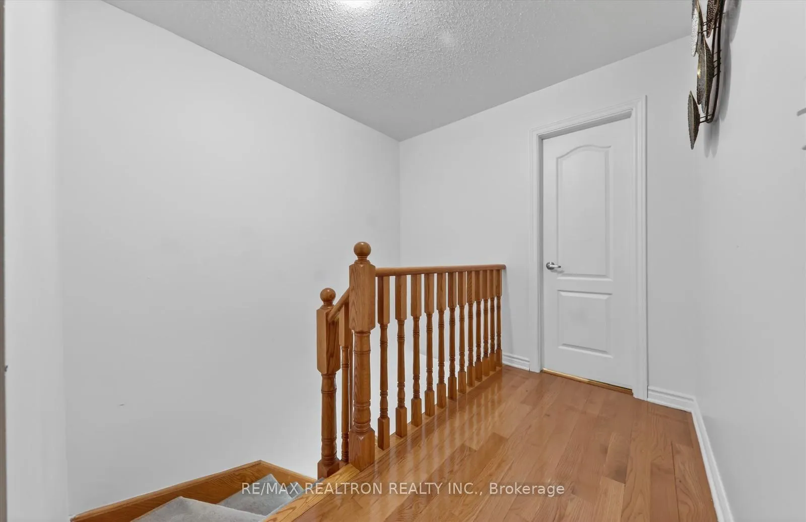 Photo 18 of 14 Sinden Drive, Whitby, Brooklin — HOMEH