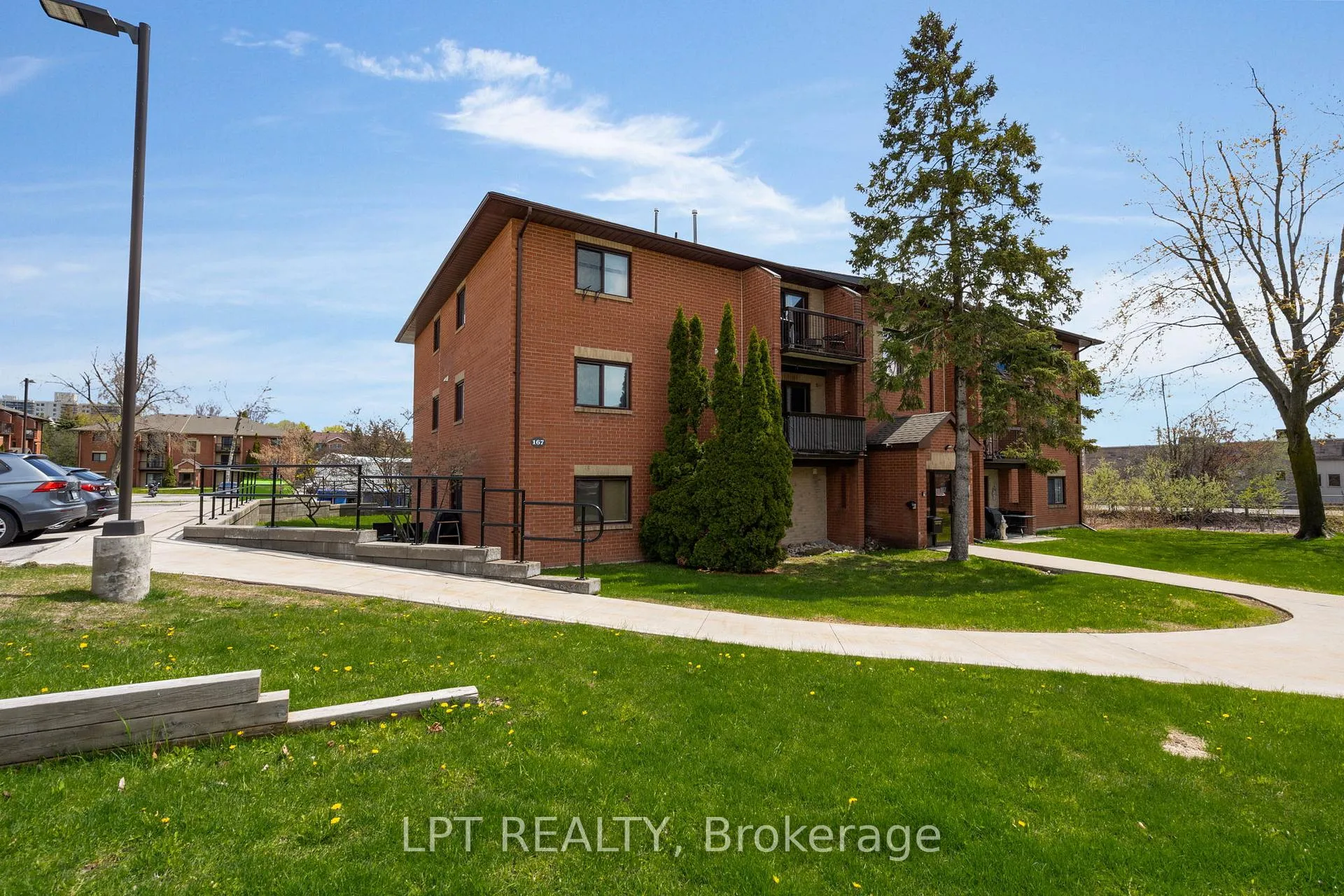Photo 1 of Unit E11, 167 Edgehill Drive, Barrie, Letitia Heights — HOMEH