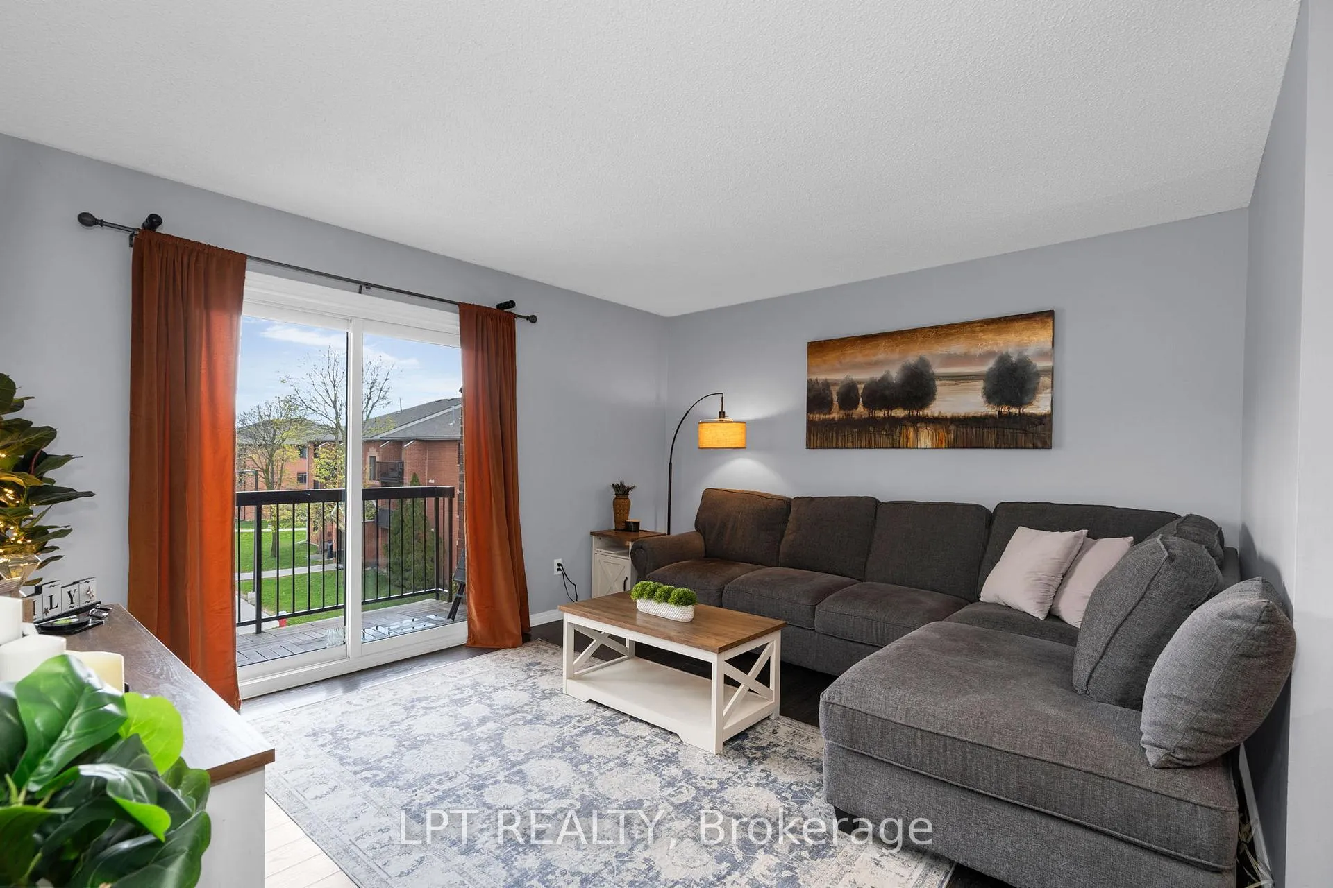 Photo 6 of Unit E11, 167 Edgehill Drive, Barrie, Letitia Heights — HOMEH