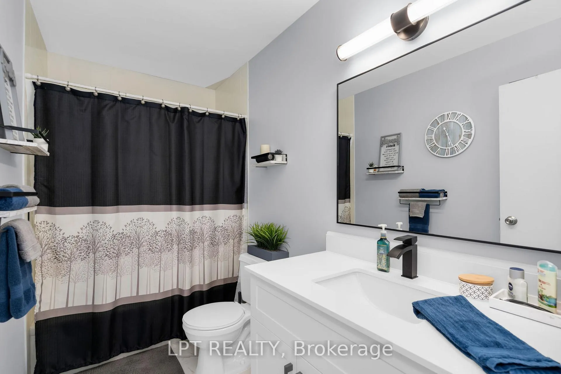 Photo 12 of Unit E11, 167 Edgehill Drive, Barrie, Letitia Heights — HOMEH