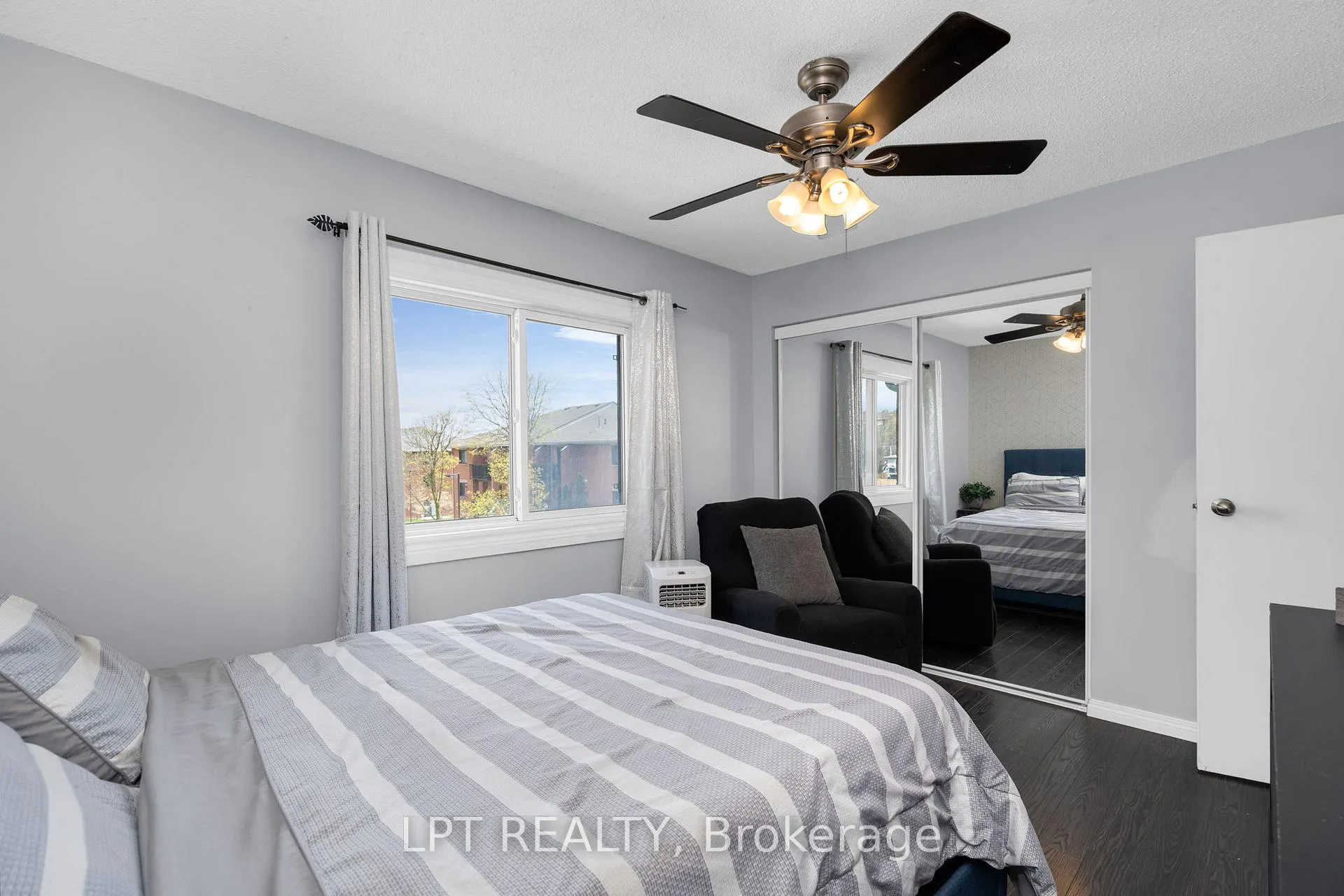 Photo 14 of Unit E11, 167 Edgehill Drive, Barrie, Letitia Heights — HOMEH