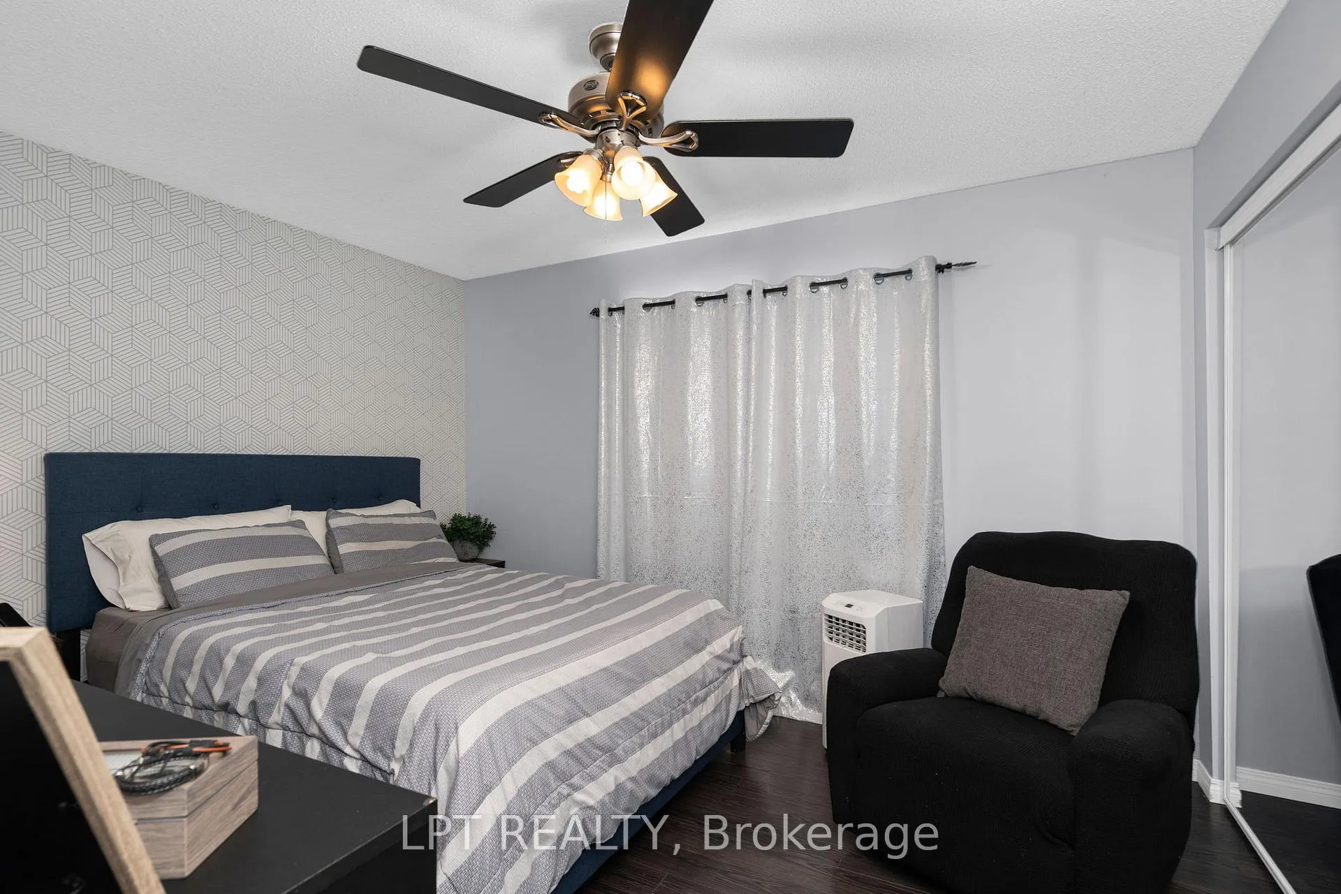 Photo 15 of Unit E11, 167 Edgehill Drive, Barrie, Letitia Heights — HOMEH