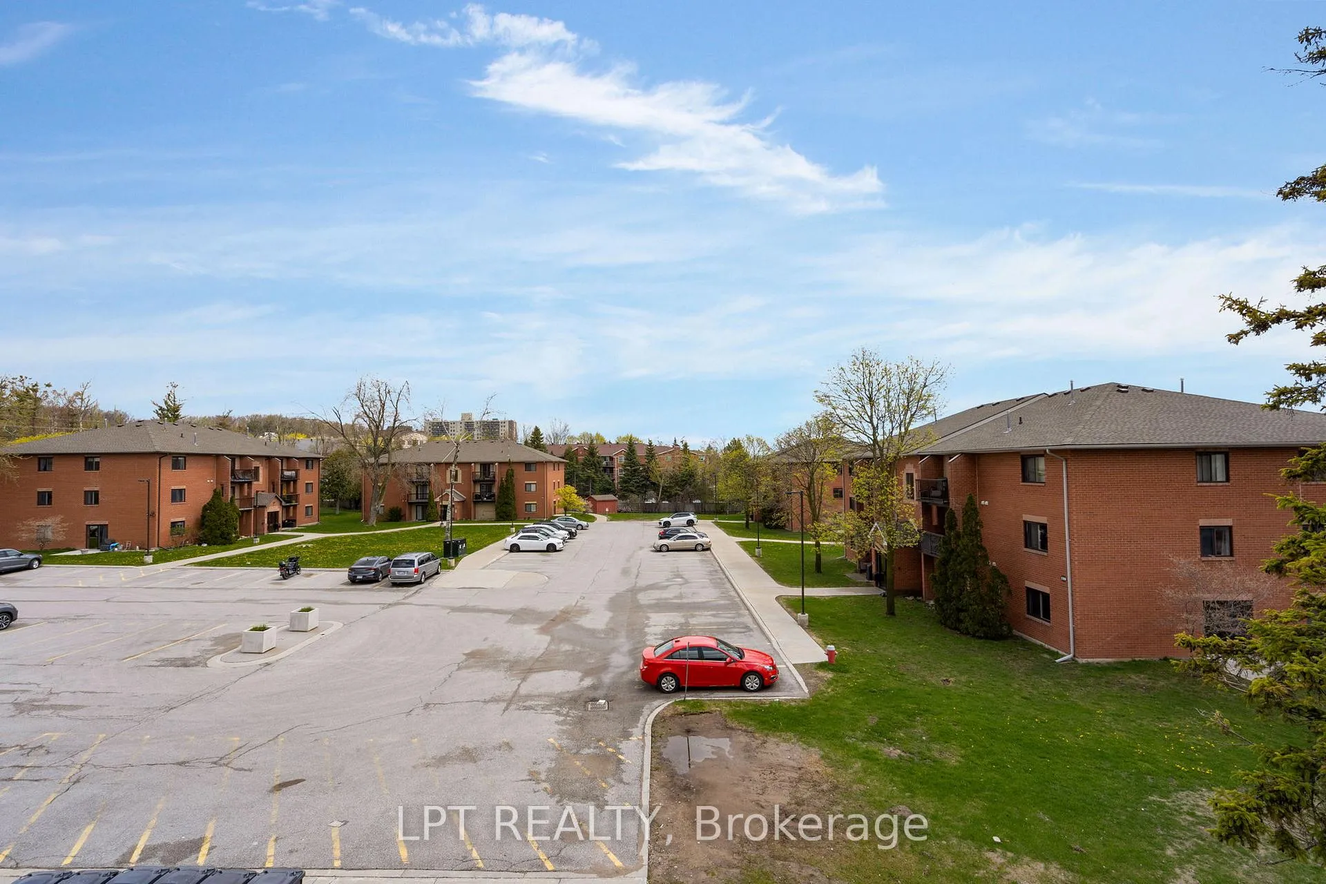 Photo 19 of Unit E11, 167 Edgehill Drive, Barrie, Letitia Heights — HOMEH