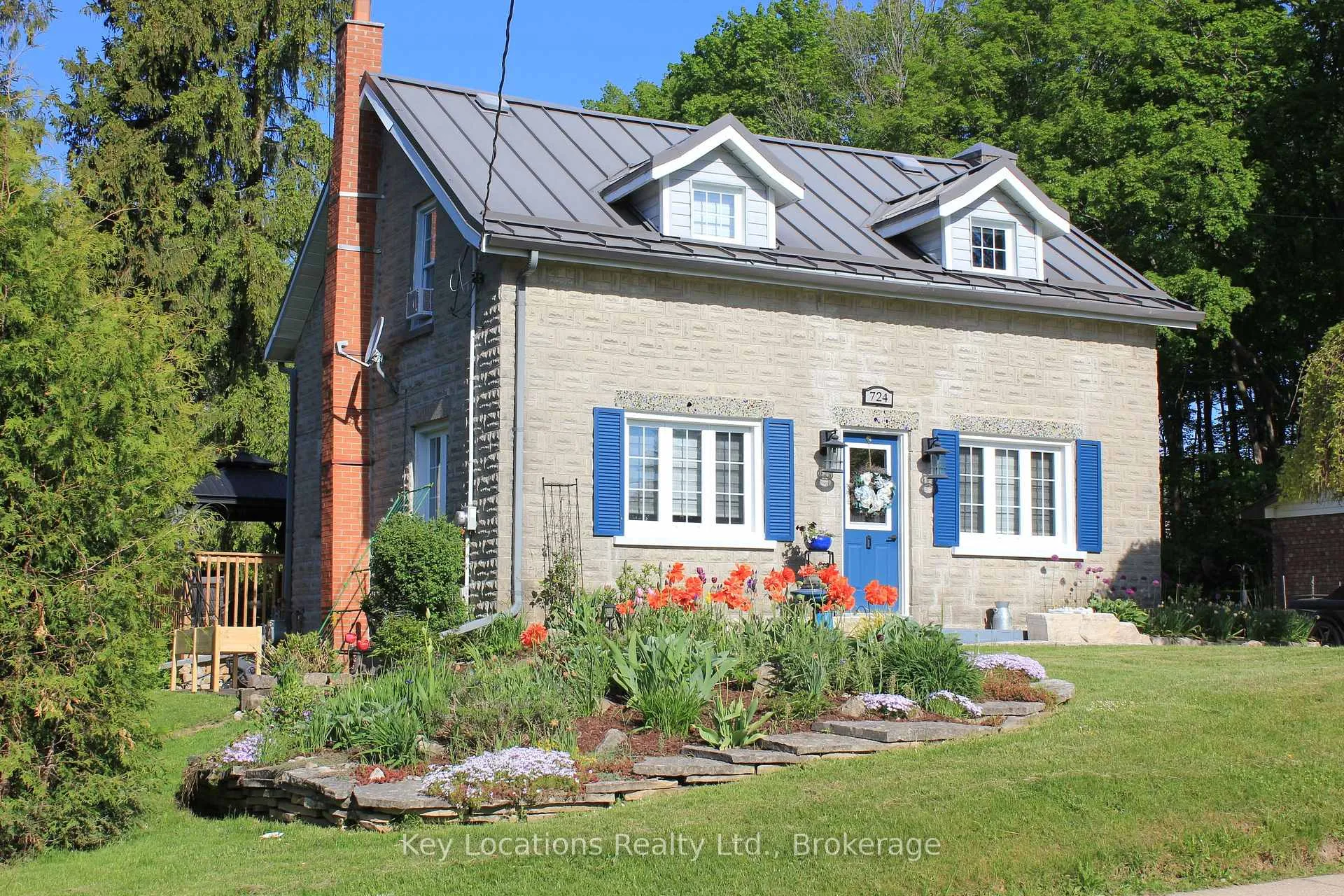 Front of 724 Gould Street N