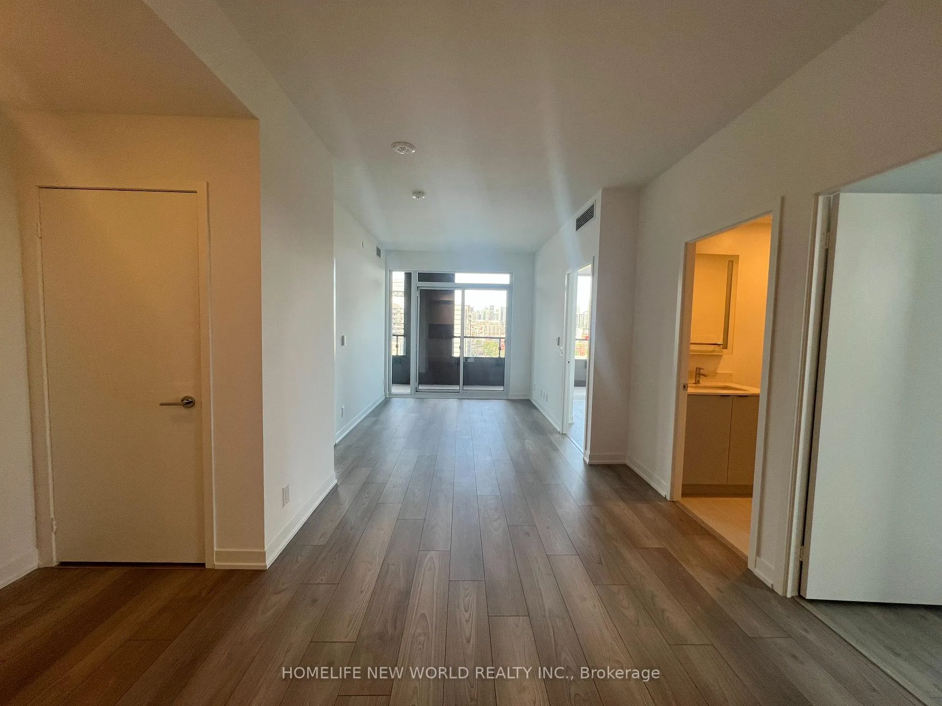 Photo 2 of Unit 811, 285 Dufferin Street, Toronto, South Parkdale — HOMEH