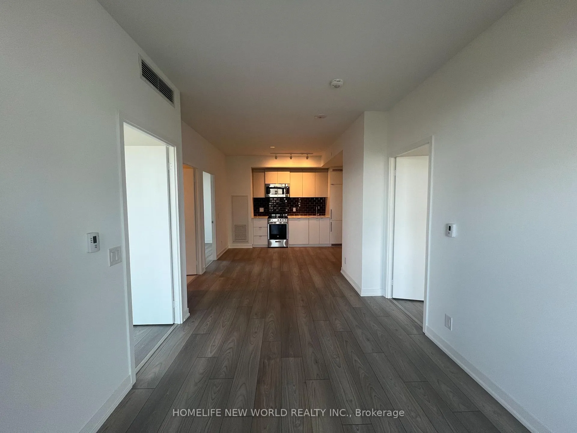 Photo 3 of Unit 811, 285 Dufferin Street, Toronto, South Parkdale — HOMEH