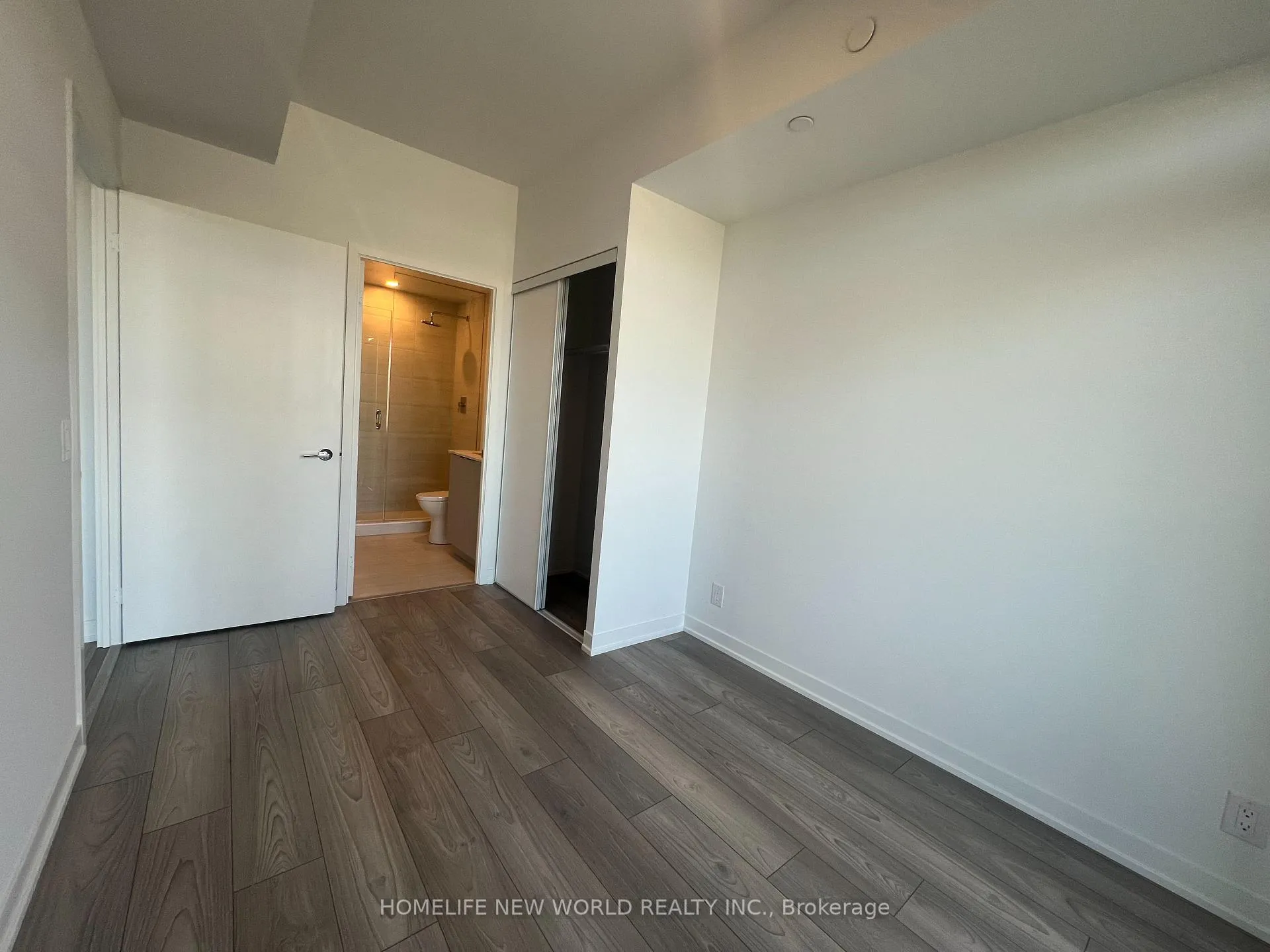 Photo 4 of Unit 811, 285 Dufferin Street, Toronto, South Parkdale — HOMEH