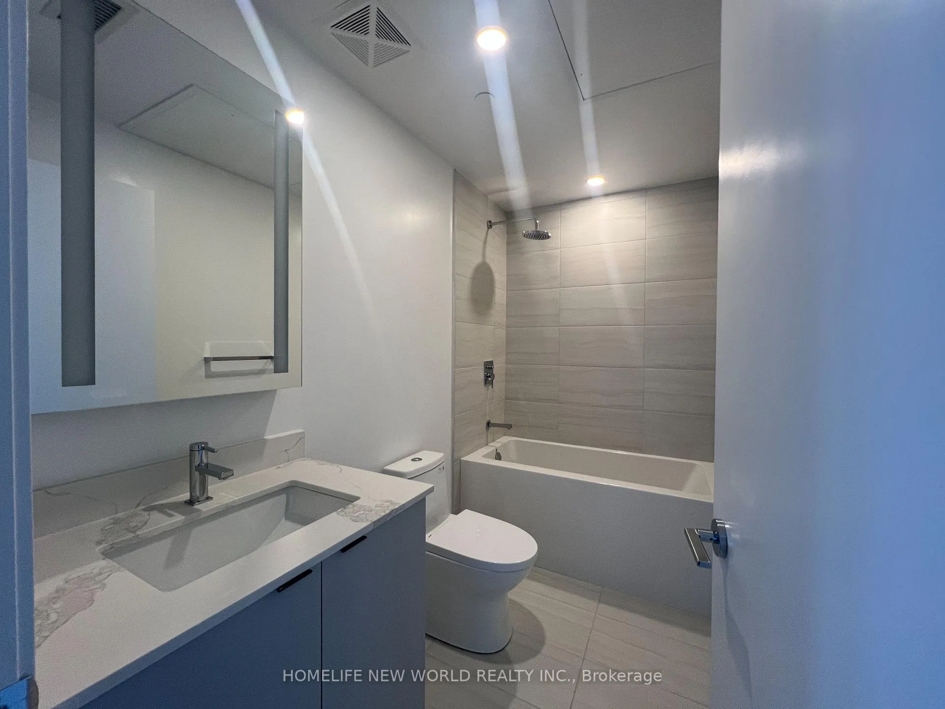 Photo 8 of Unit 811, 285 Dufferin Street, Toronto, South Parkdale — HOMEH