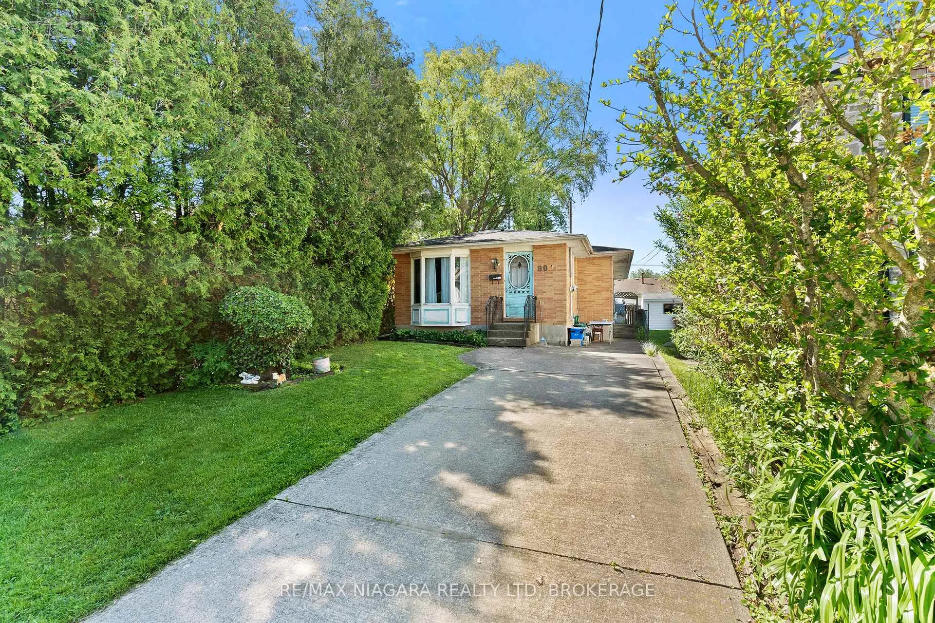 Photo 1 of 80 1/2 Melody Trail, St. Catharines, Port Weller — HOMEH