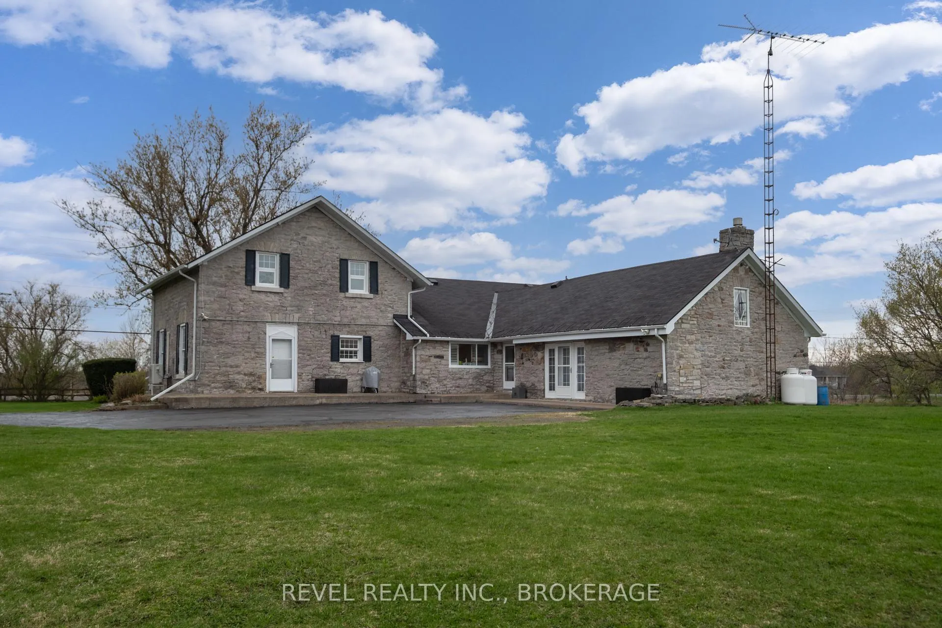 Photo 2 of 2964 Highway 38, Kingston, City North of 401 — HOMEH