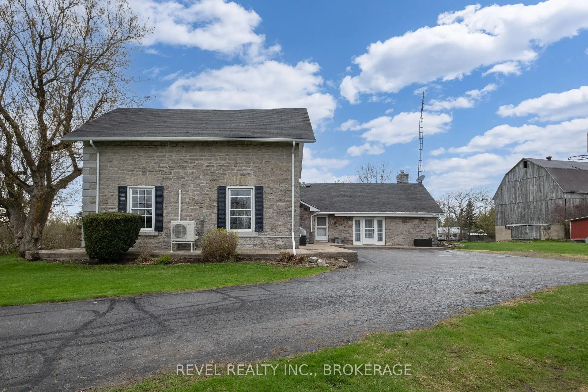 Photo 4 of 2964 Highway 38, Kingston, City North of 401 — HOMEH