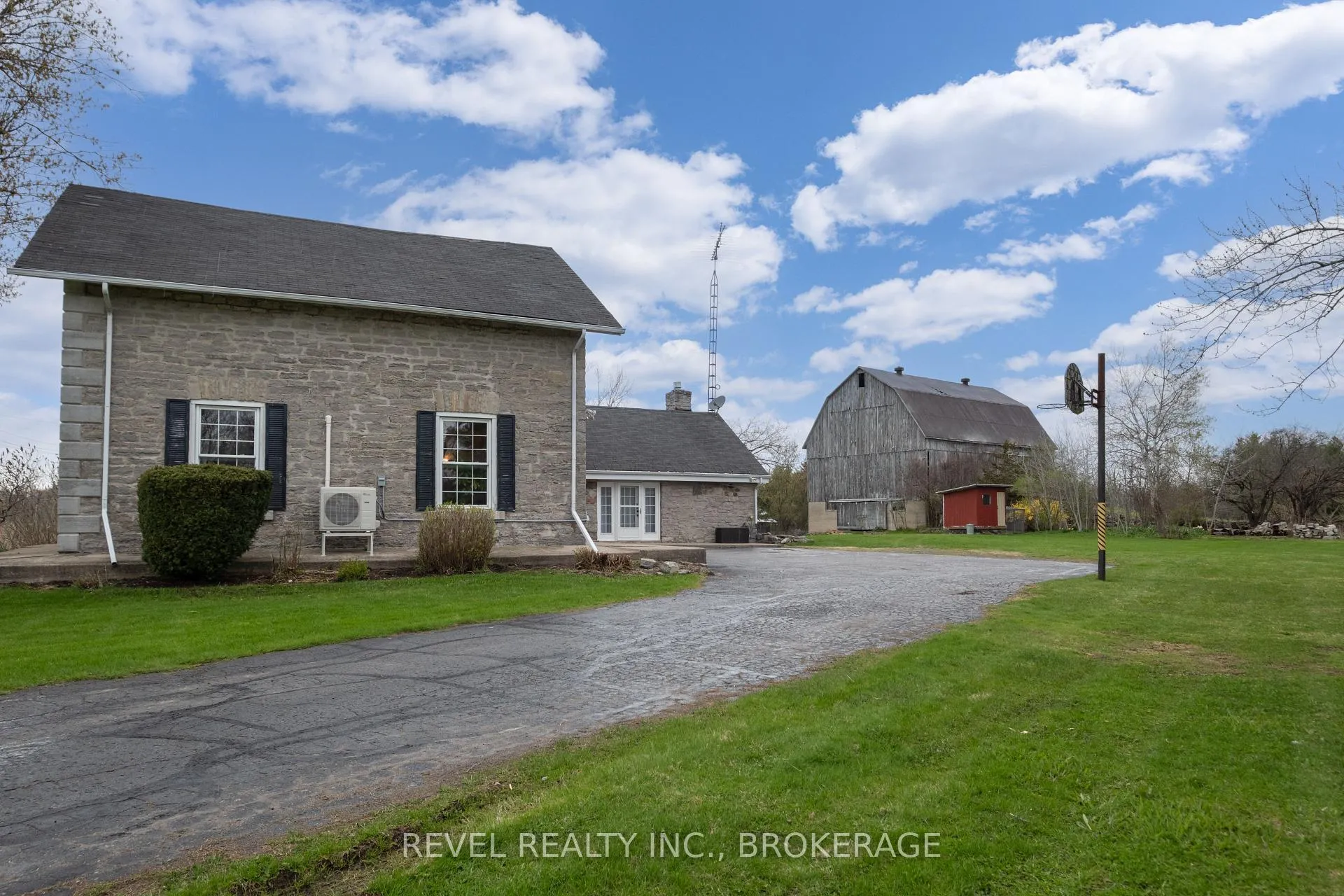 Photo 5 of 2964 Highway 38, Kingston, City North of 401 — HOMEH