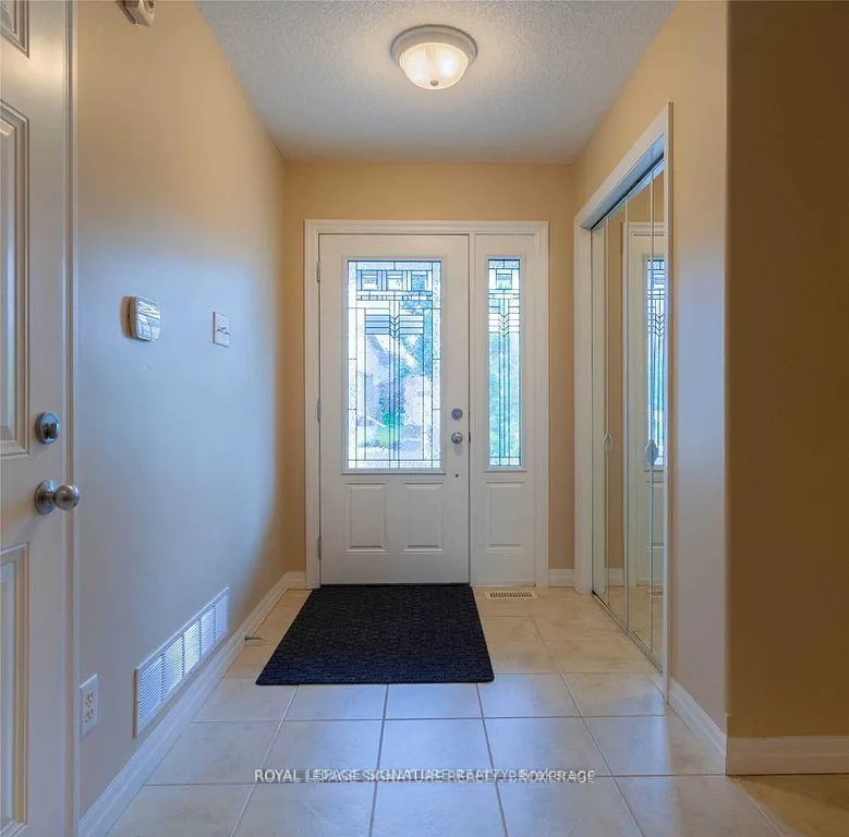Photo 3 of 523 Windflower Crescent, Kitchener — HOMEH