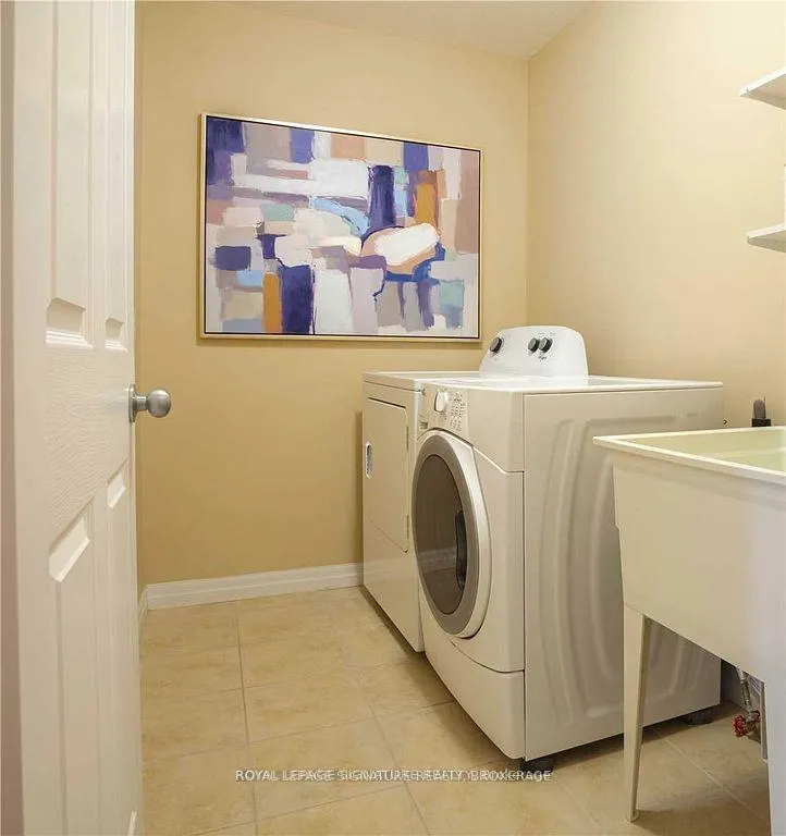 Photo 17 of 523 Windflower Crescent, Kitchener — HOMEH