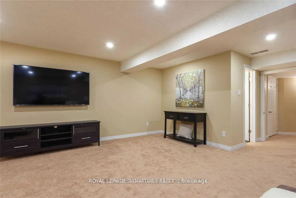 Photo 20 of 523 Windflower Crescent, Kitchener — HOMEH