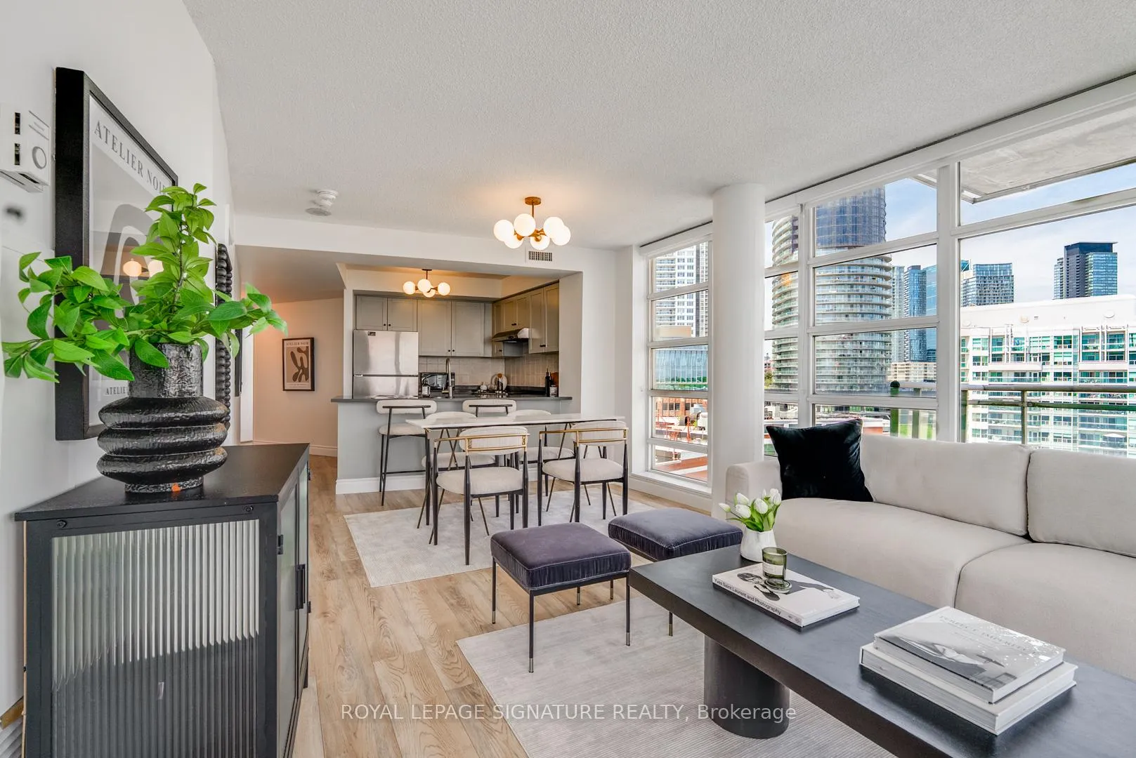 Photo 2 of Unit 1007, 650 Queens Quay W, Toronto, Waterfront Communities — HOMEH