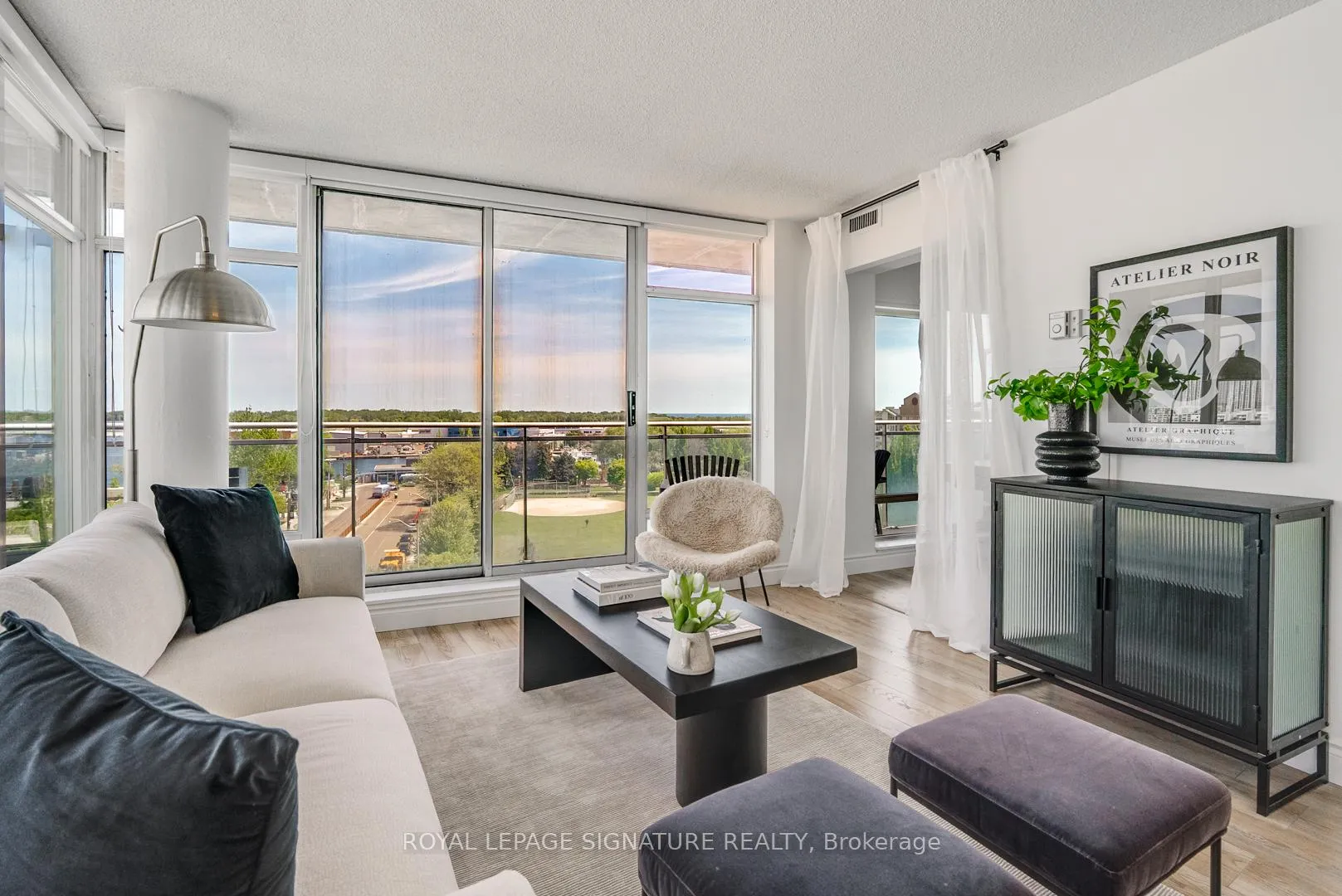 Photo 4 of Unit 1007, 650 Queens Quay W, Toronto, Waterfront Communities — HOMEH