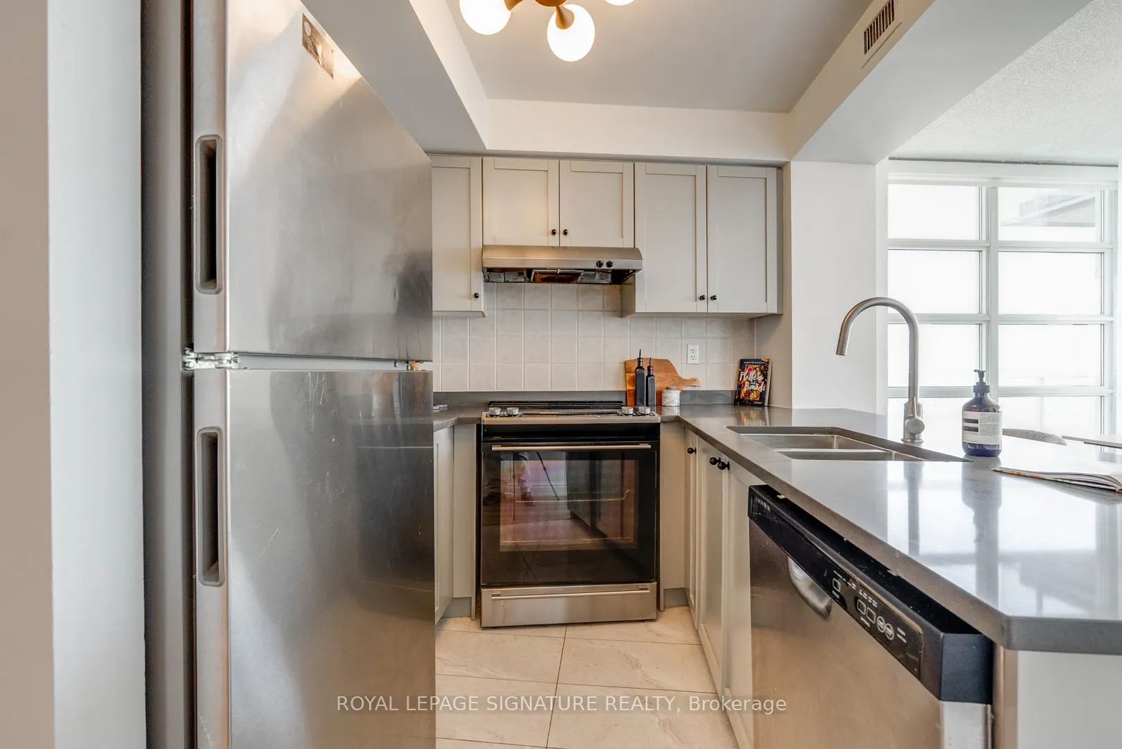 Photo 6 of Unit 1007, 650 Queens Quay W, Toronto, Waterfront Communities — HOMEH