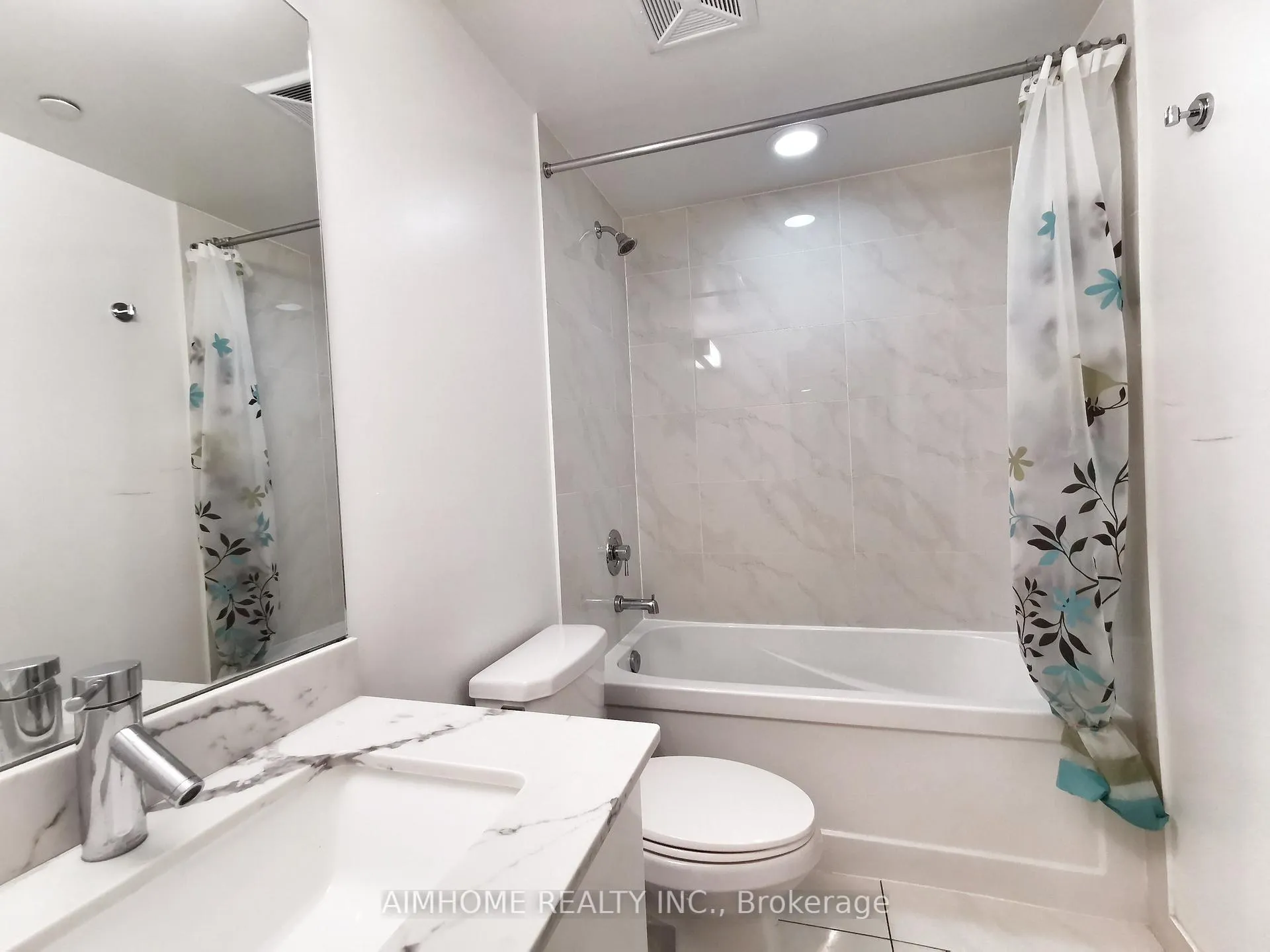Photo 6 of Unit 2007, 58 Orchard View Boulevard, Toronto, Yonge-Eglinton — HOMEH