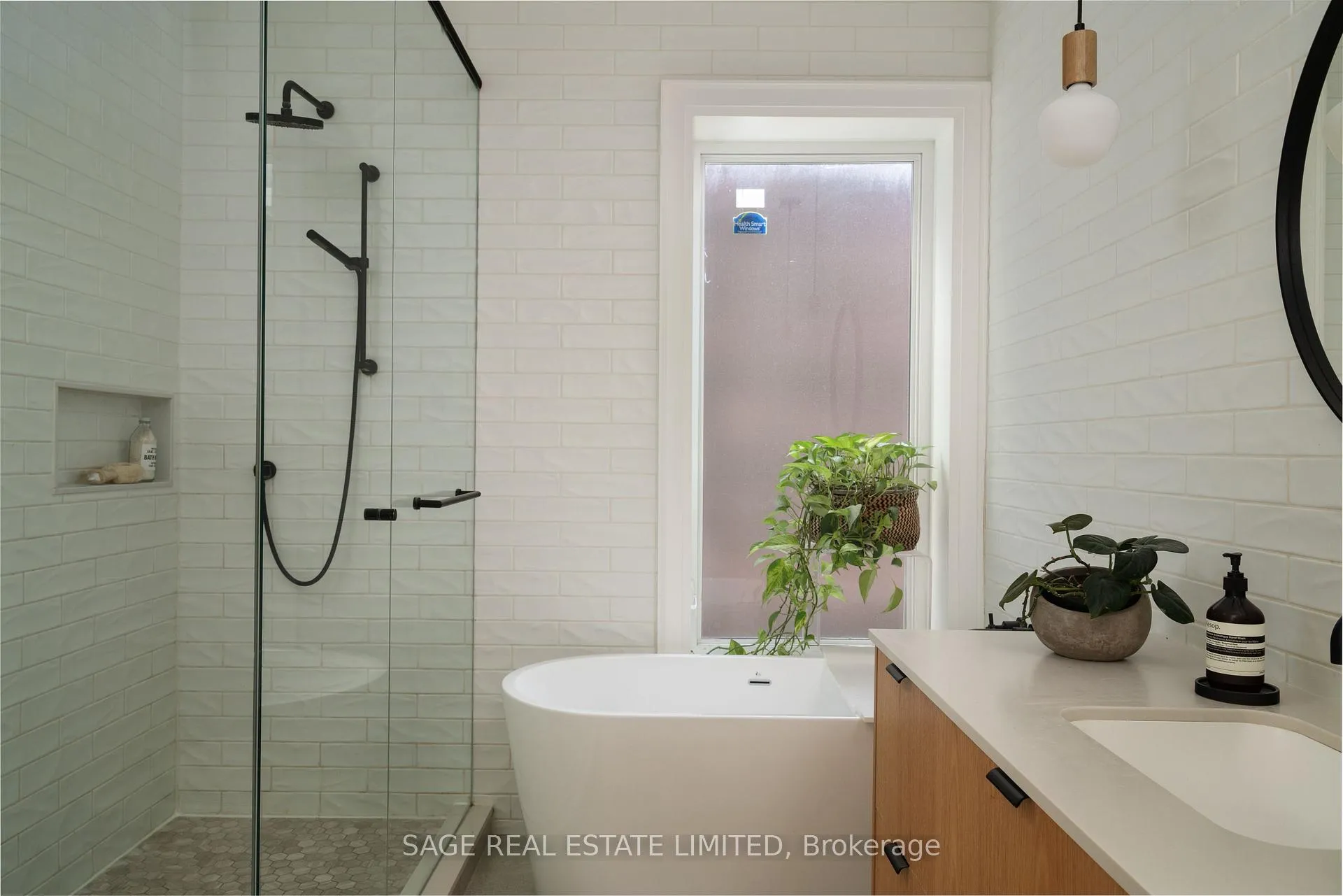 Photo 20 of 35 Grant Street, Toronto, South Riverdale — HOMEH