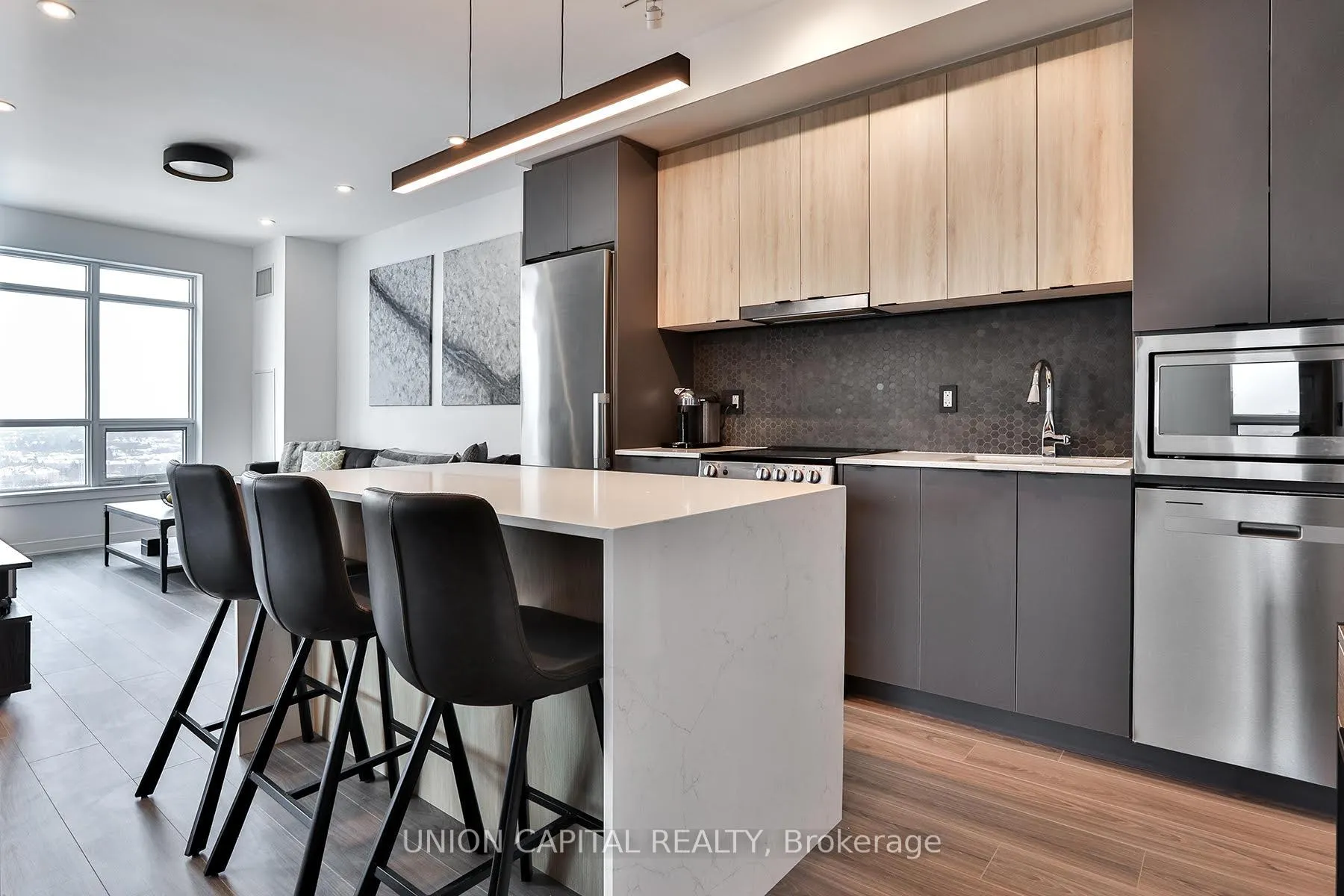 Photo 1 of Unit 1002, 30 Upper Mall Way, Vaughan, Brownridge — HOMEH