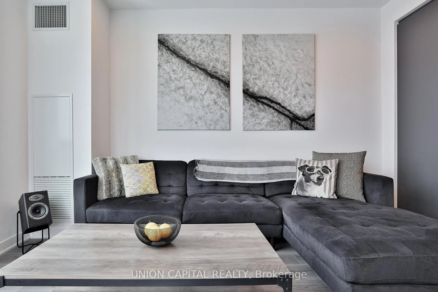 Photo 7 of Unit 1002, 30 Upper Mall Way, Vaughan, Brownridge — HOMEH