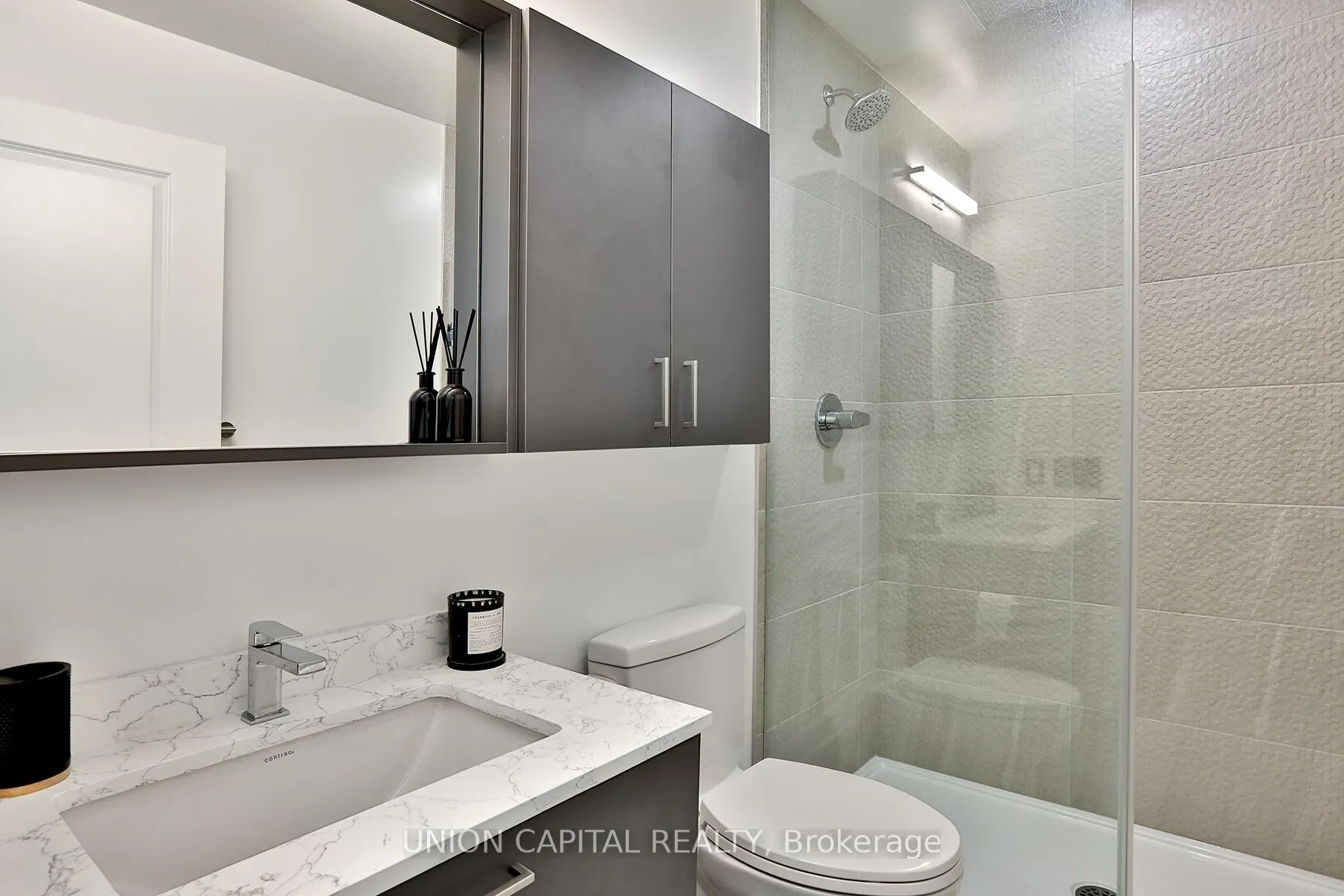 Photo 13 of Unit 1002, 30 Upper Mall Way, Vaughan, Brownridge — HOMEH