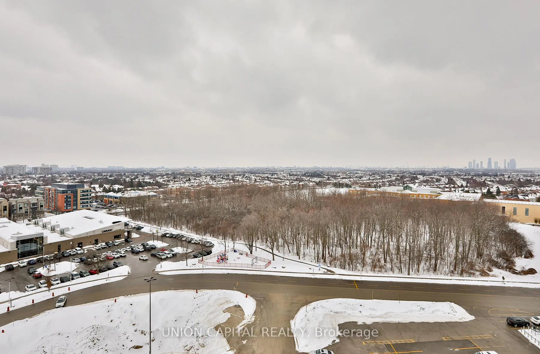 Photo 19 of Unit 1002, 30 Upper Mall Way, Vaughan, Brownridge — HOMEH