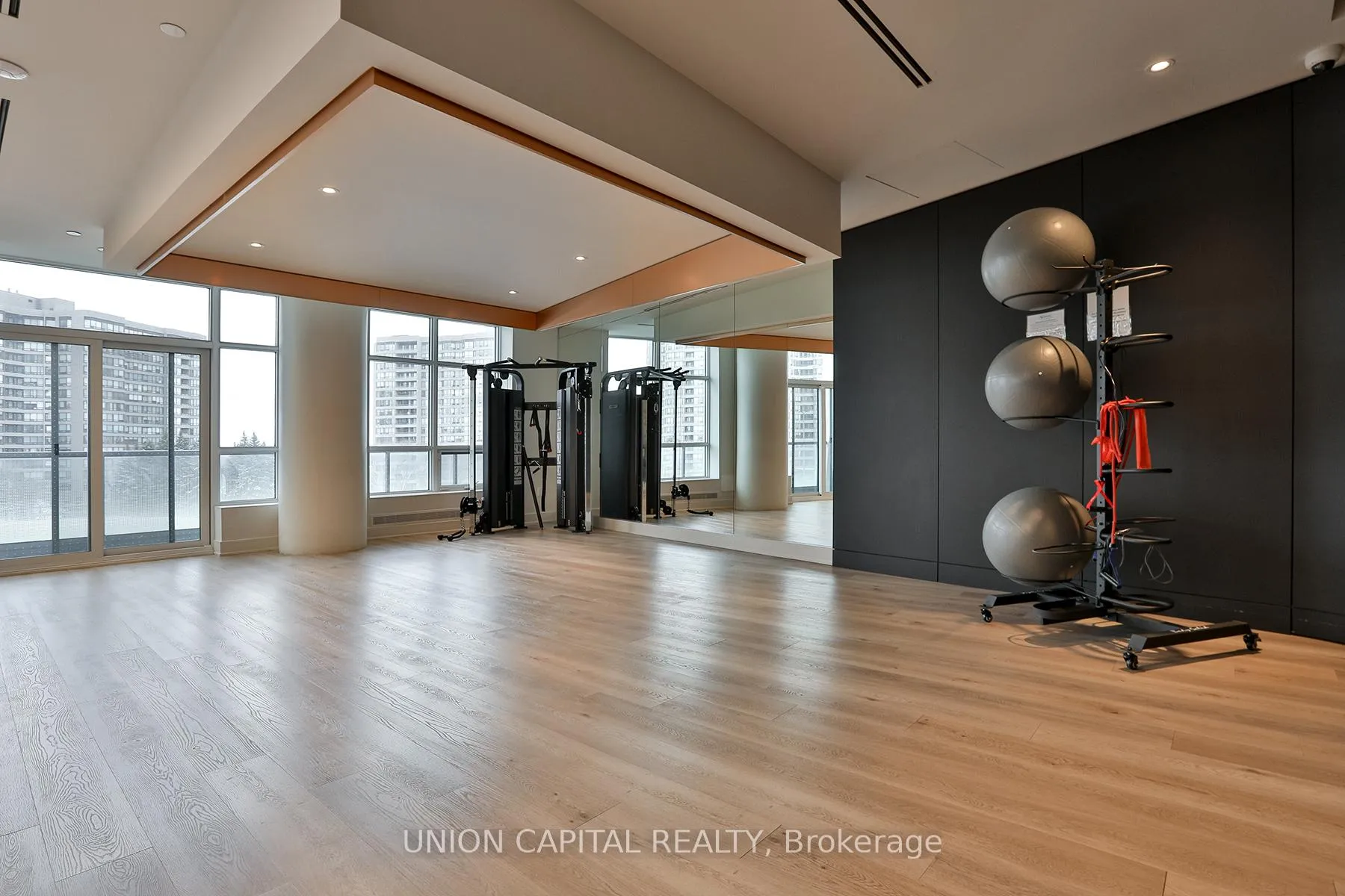 Photo 20 of Unit 1002, 30 Upper Mall Way, Vaughan, Brownridge — HOMEH