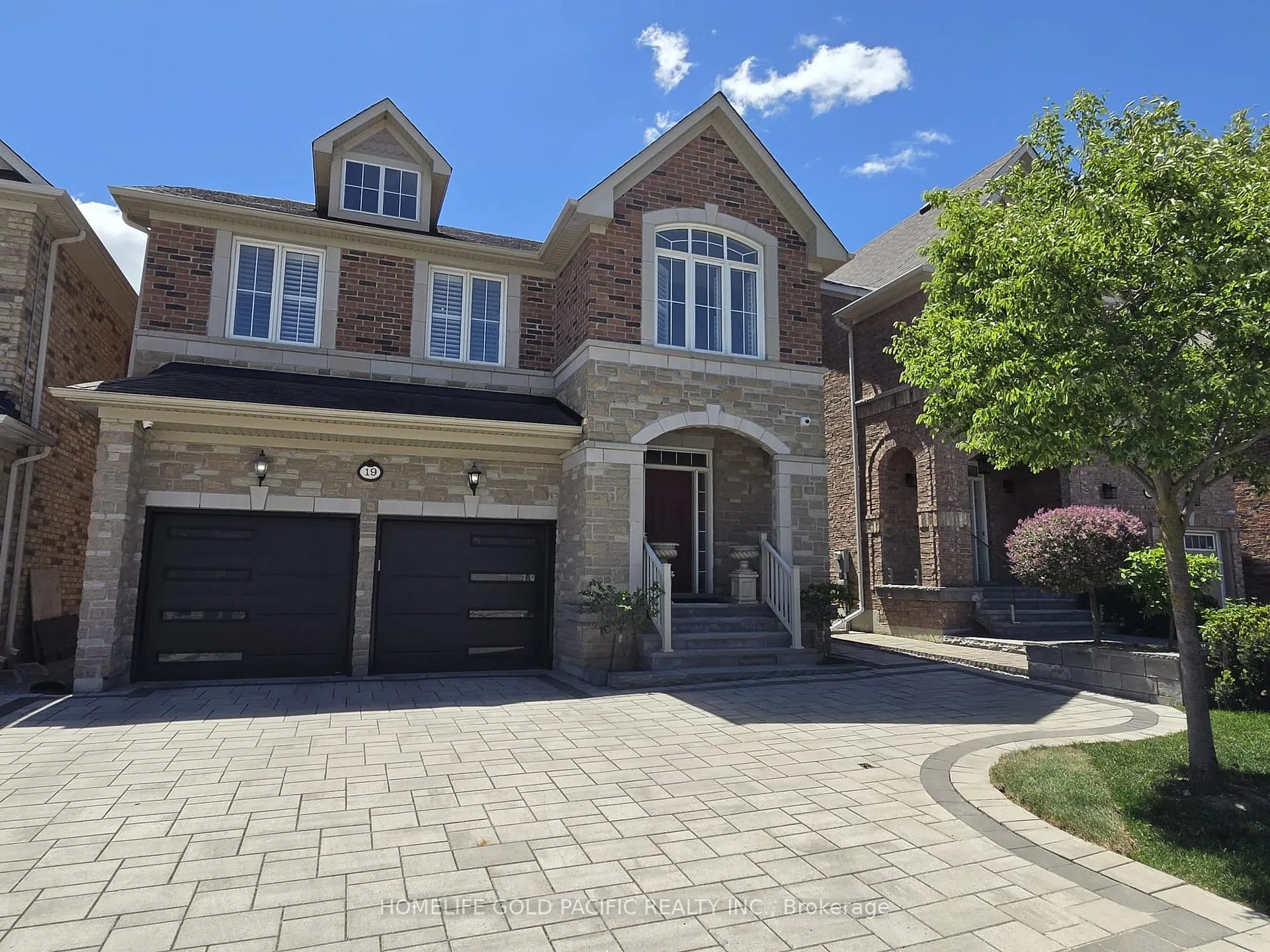 Photo 1 of 19 Bruce Thomson Drive, Markham, Victoria Square — HOMEH