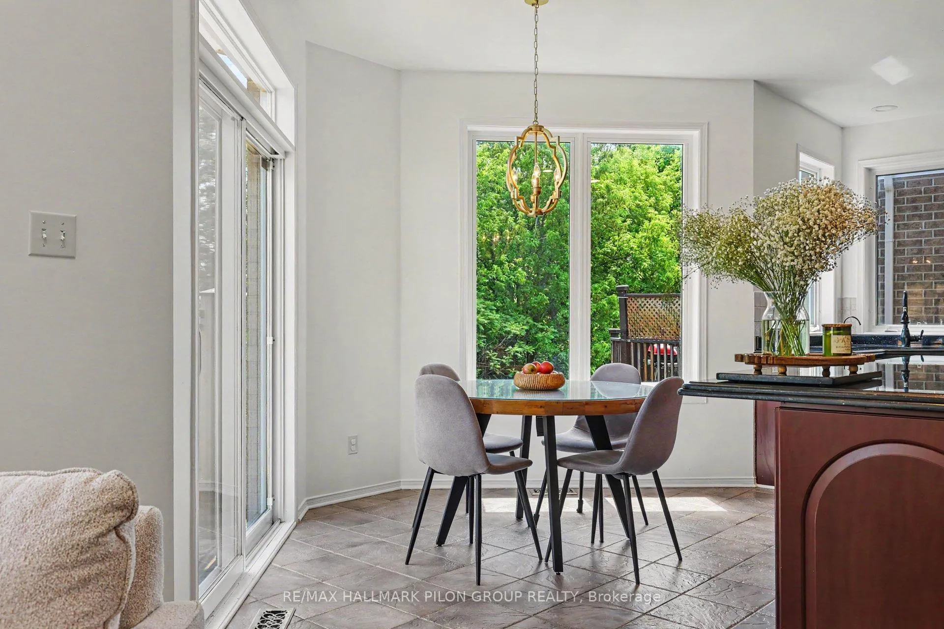 Photo 9 of 2159 Blue Willow Crescent, Ottawa, Chapel Hill South - Orleans Village — HOMEH