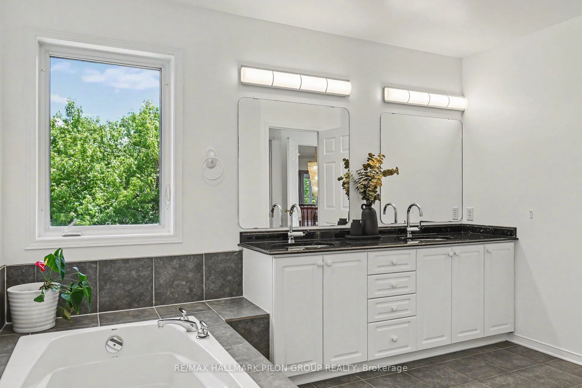 Photo 17 of 2159 Blue Willow Crescent, Ottawa, Chapel Hill South - Orleans Village — HOMEH