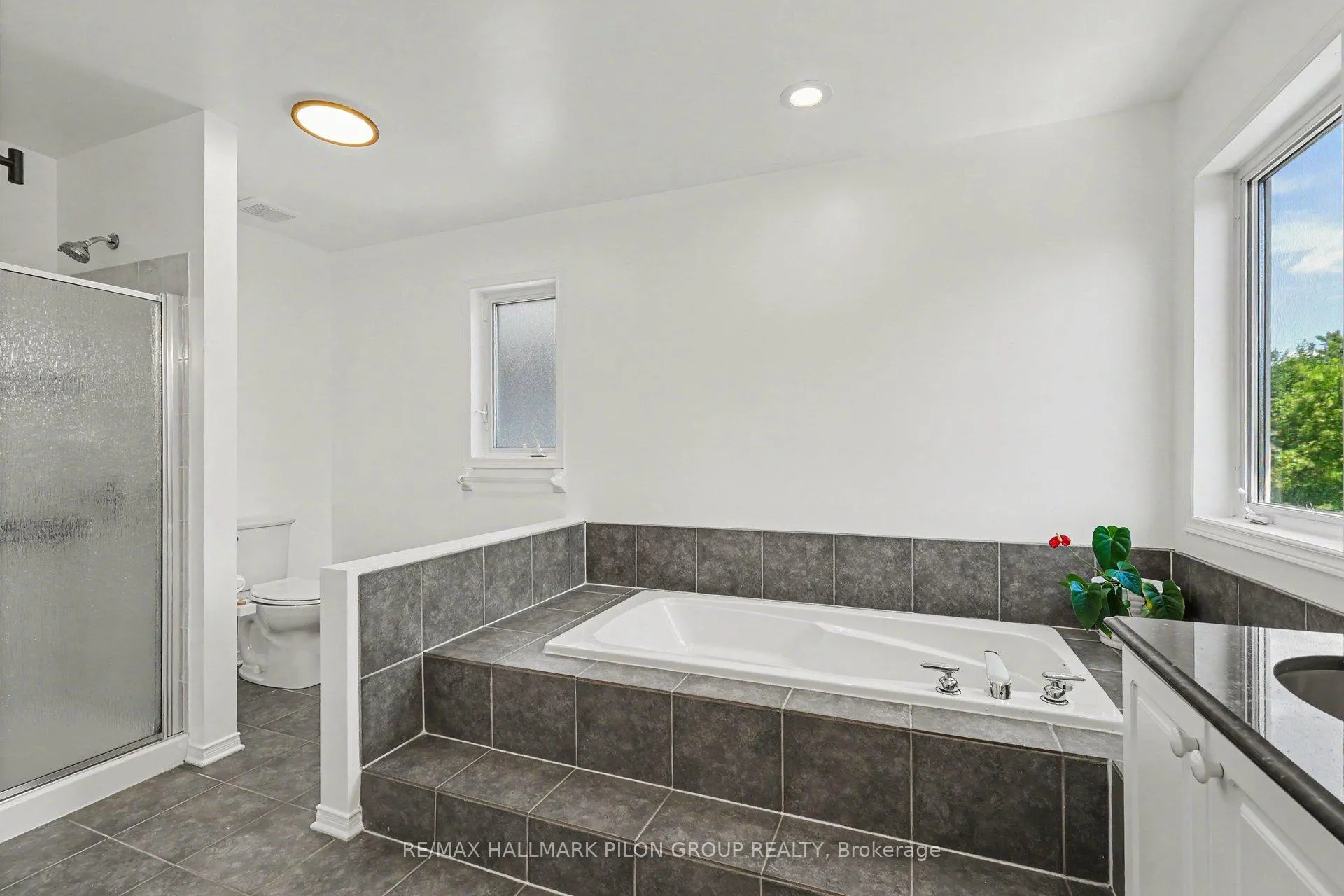 Photo 18 of 2159 Blue Willow Crescent, Ottawa, Chapel Hill South - Orleans Village — HOMEH