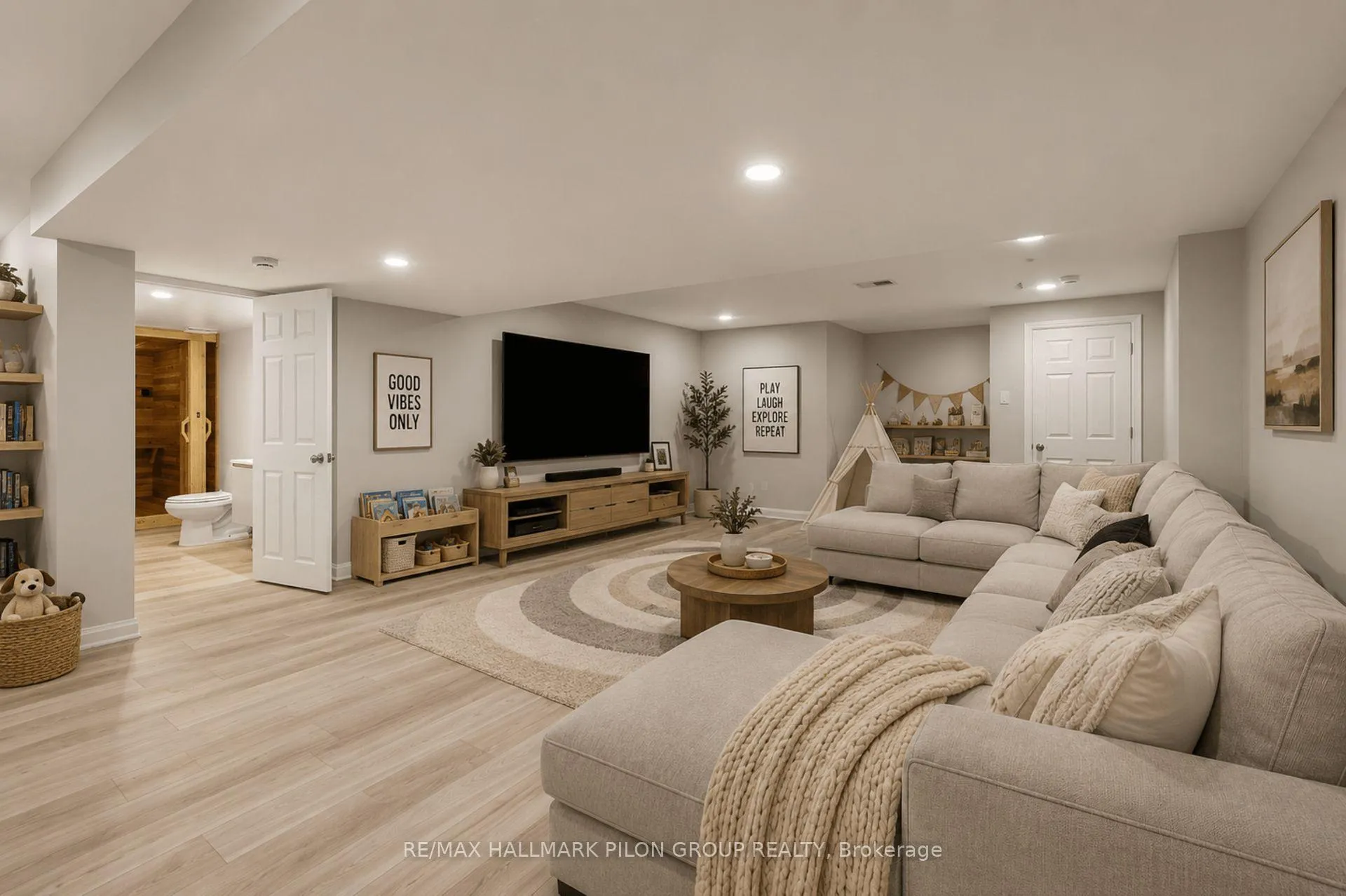 Photo 24 of 2159 Blue Willow Crescent, Ottawa, Chapel Hill South - Orleans Village — HOMEH