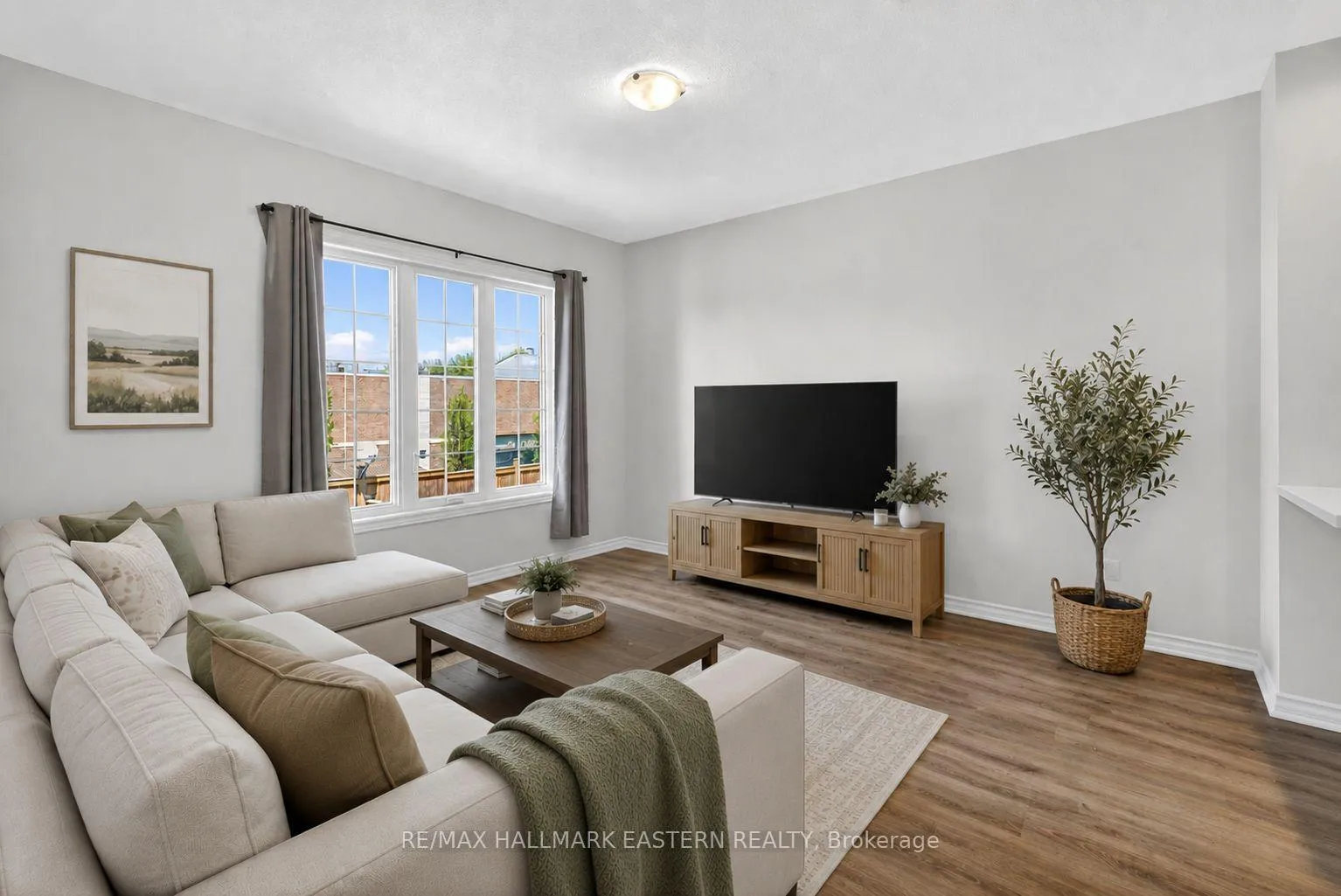 Photo 10 of 31 Elmhurst Street, Scugog, Port Perry — HOMEH