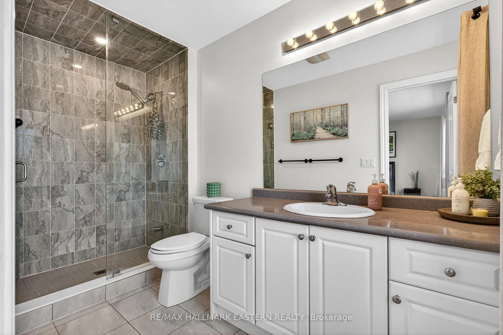 Photo 16 of 31 Elmhurst Street, Scugog, Port Perry — HOMEH