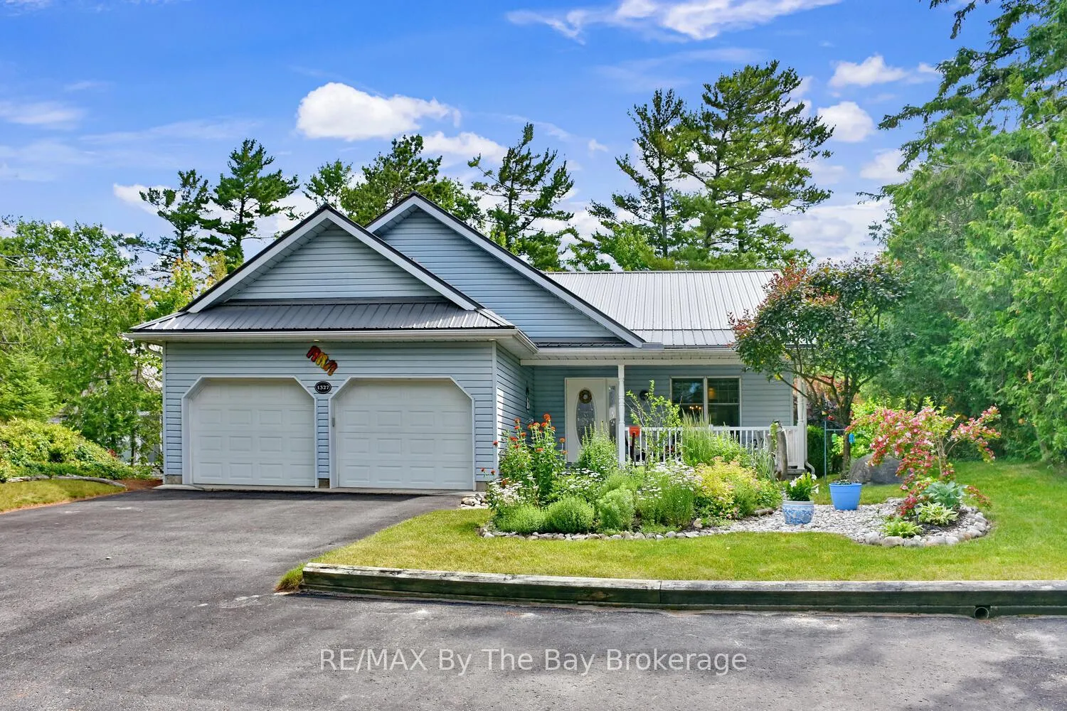 Front of 1327 River Road E