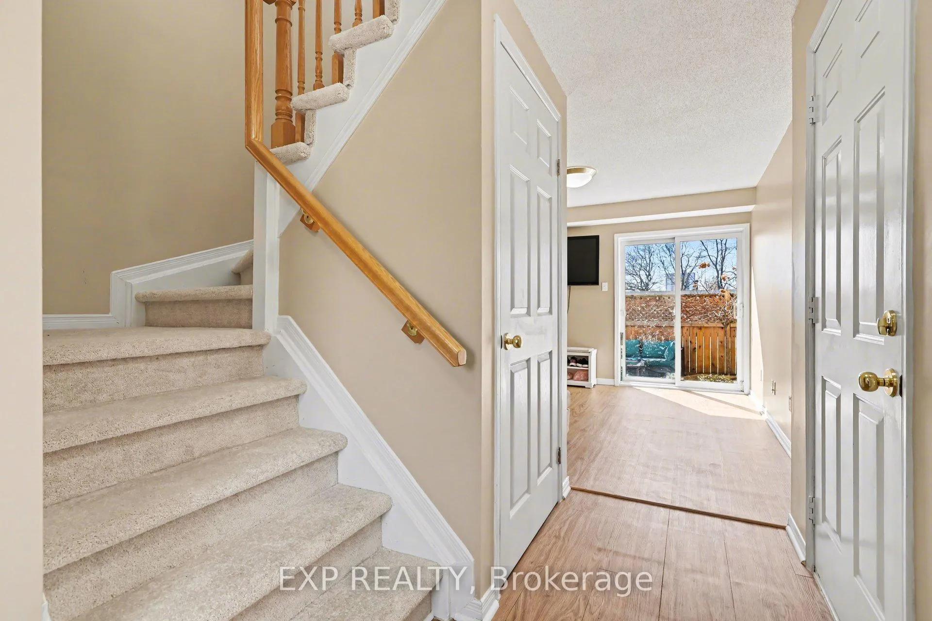 Photo 3 of 8 Barnaby Private, Ottawa, Overbrook/Castle Heights — HOMEH