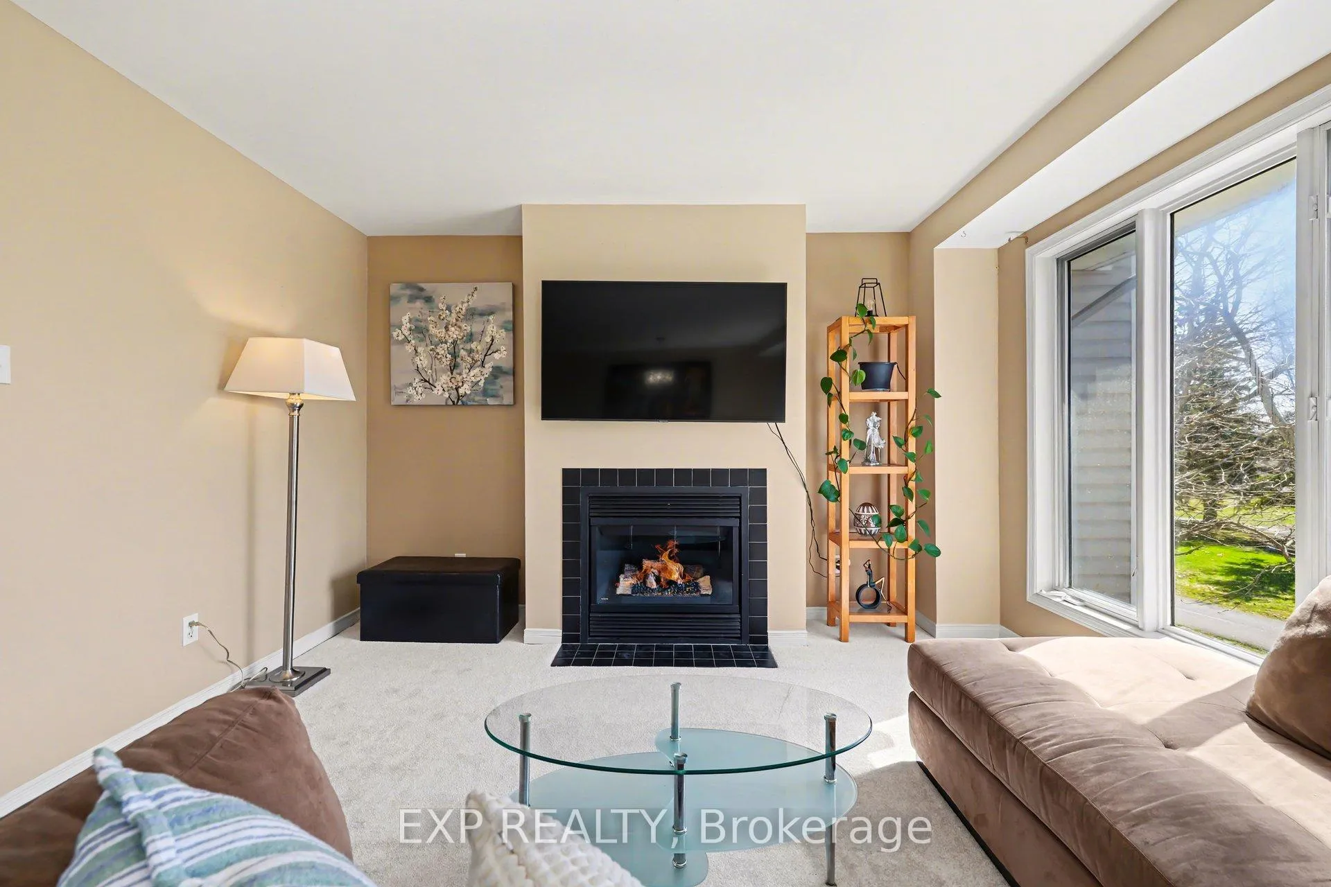 Photo 9 of 8 Barnaby Private, Ottawa, Overbrook/Castle Heights — HOMEH