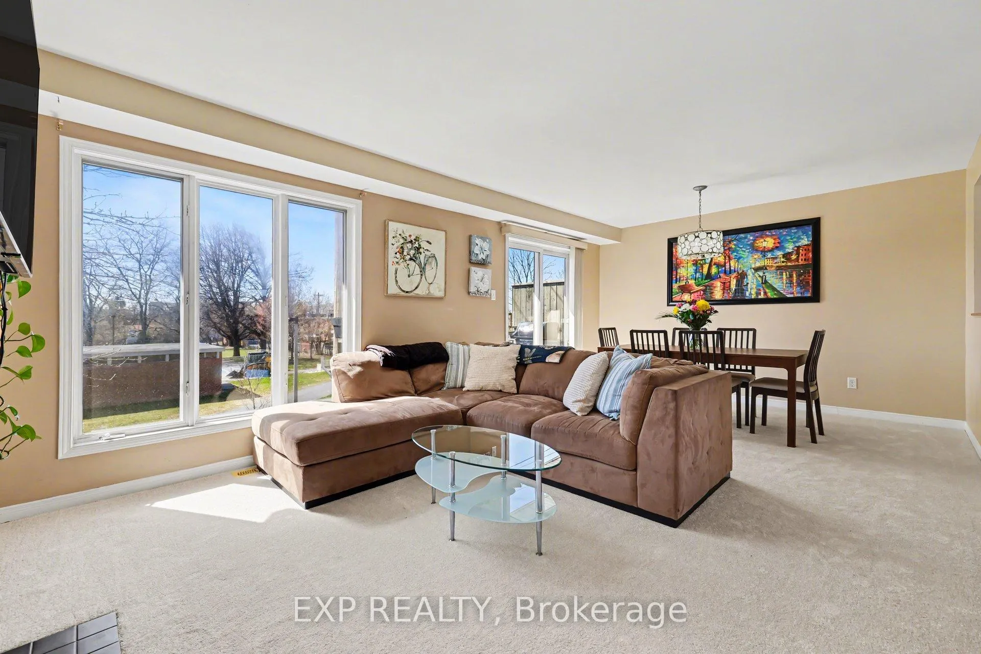 Photo 11 of 8 Barnaby Private, Ottawa, Overbrook/Castle Heights — HOMEH
