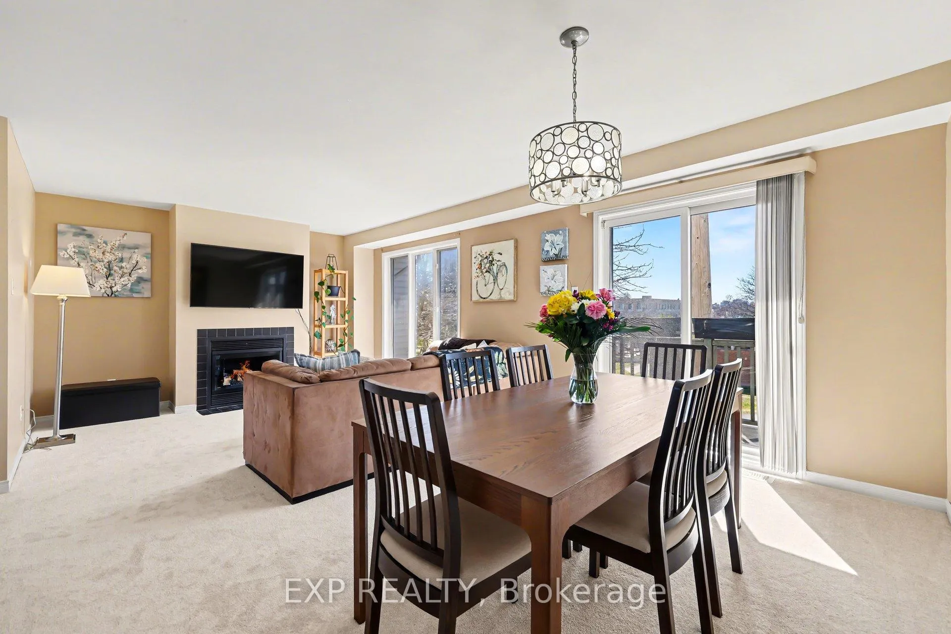 Photo 12 of 8 Barnaby Private, Ottawa, Overbrook/Castle Heights — HOMEH