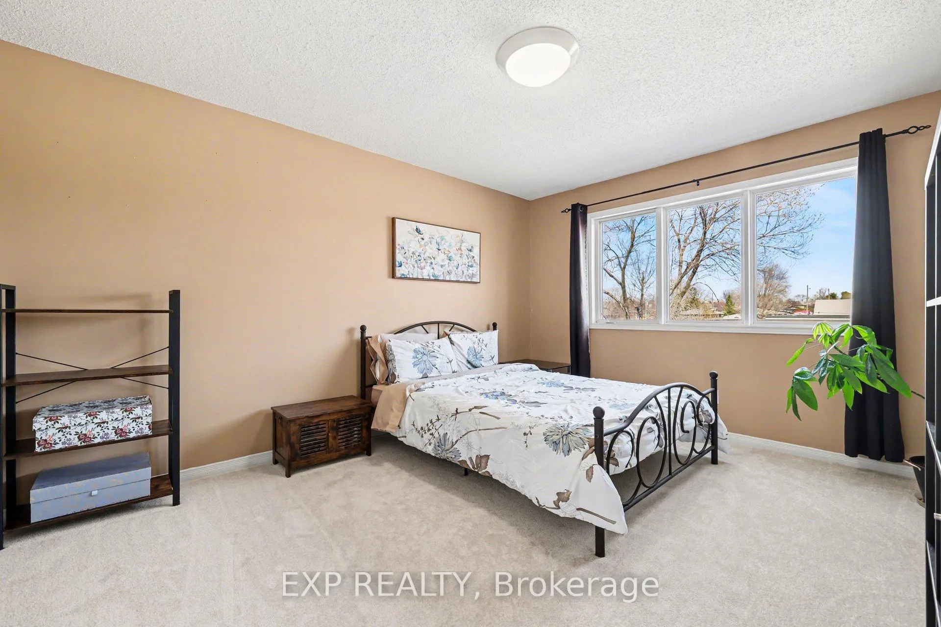 Photo 18 of 8 Barnaby Private, Ottawa, Overbrook/Castle Heights — HOMEH