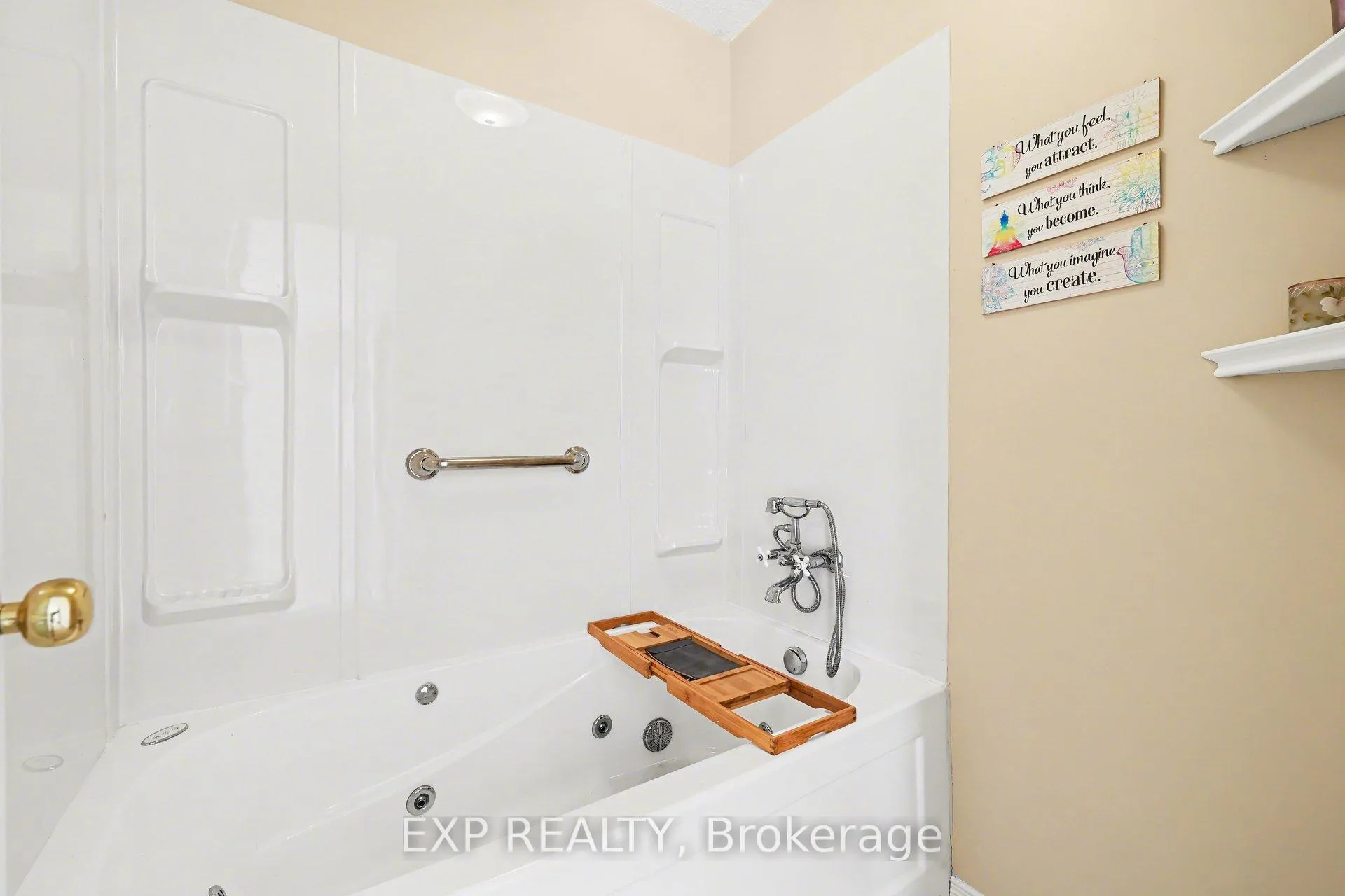 Photo 26 of 8 Barnaby Private, Ottawa, Overbrook/Castle Heights — HOMEH
